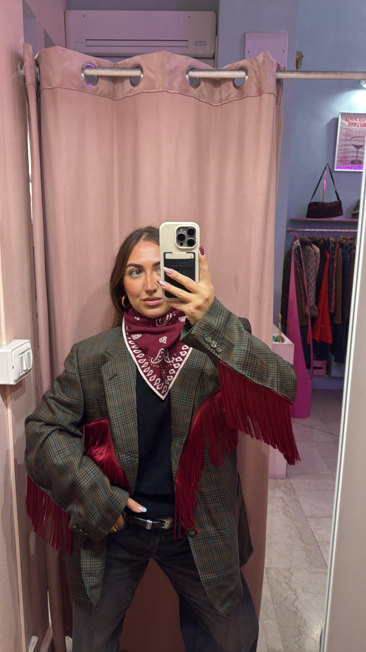 Blazer upcycling con frange rosse