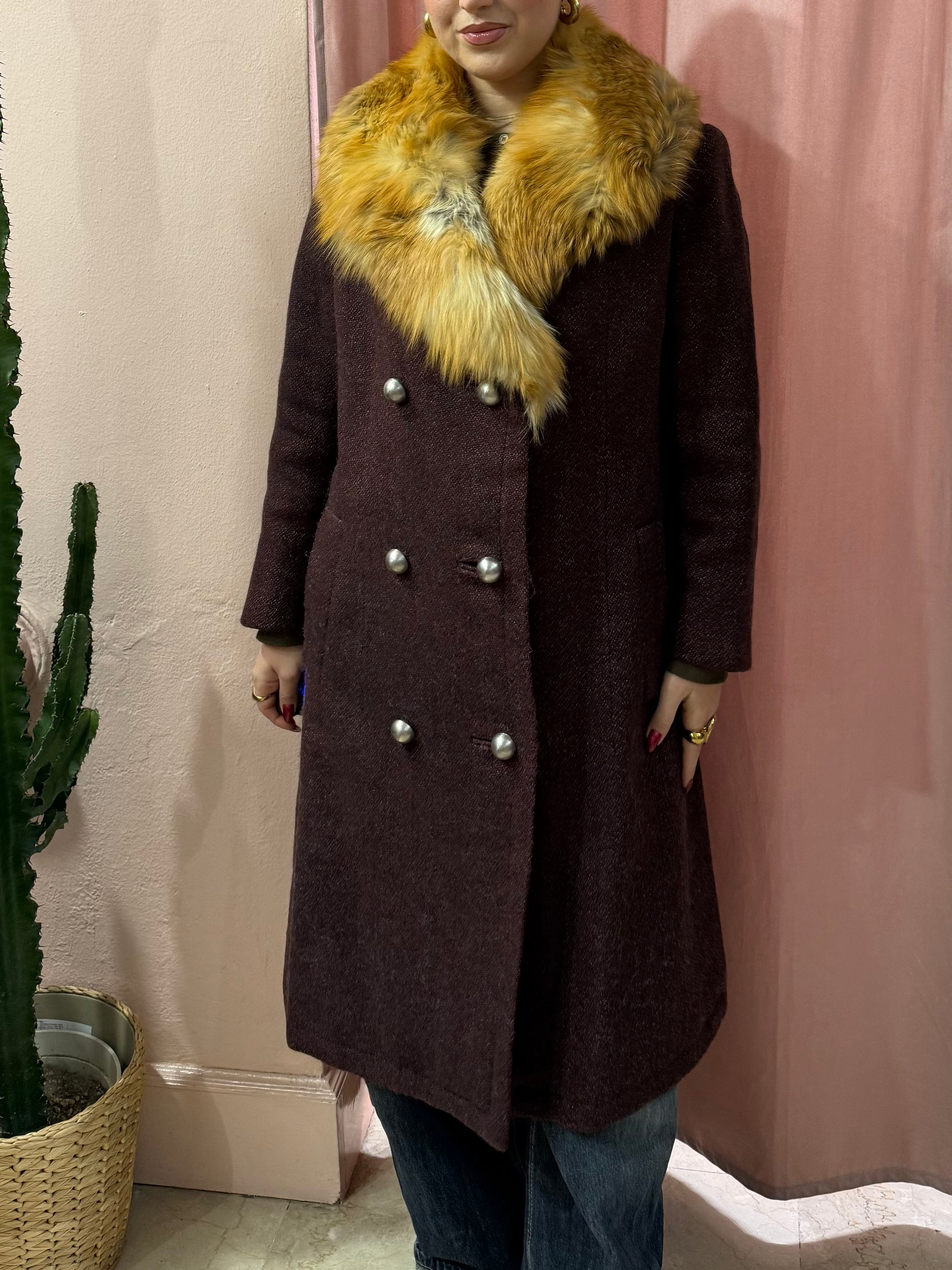 Cappotto vintage bordeaux con collo in volpe