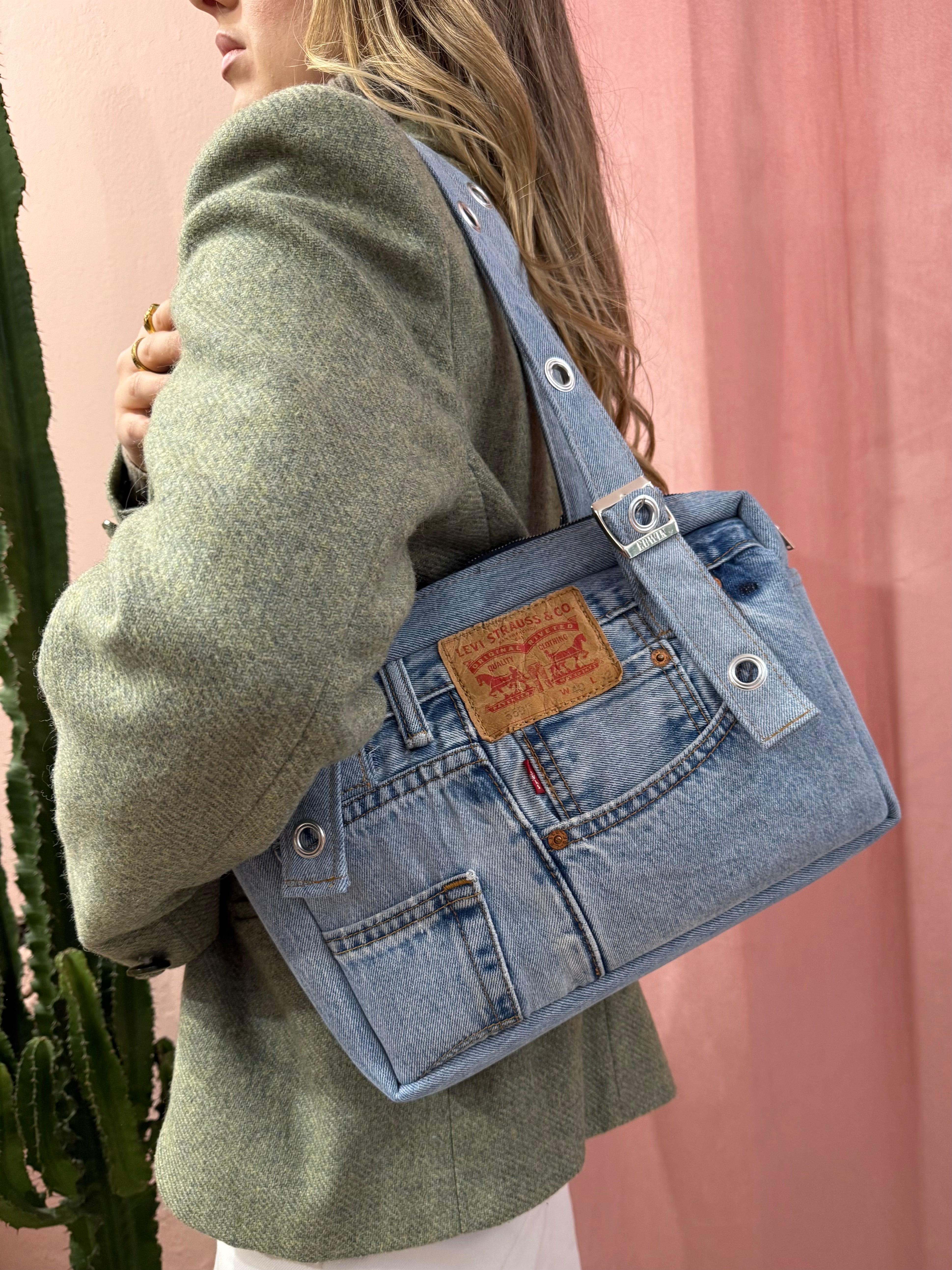 Borsa Levis upcycling denim chiaro