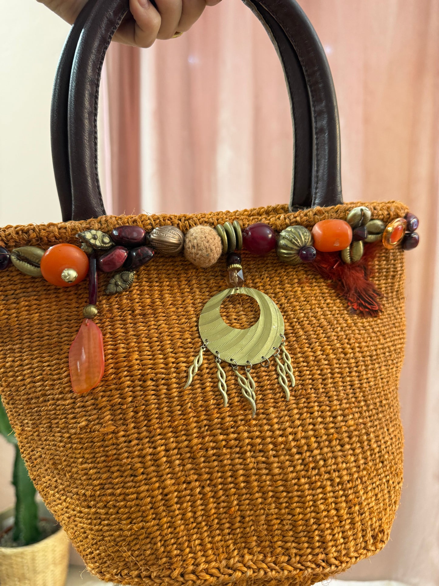 Borsa vintage arancio con ciondoli