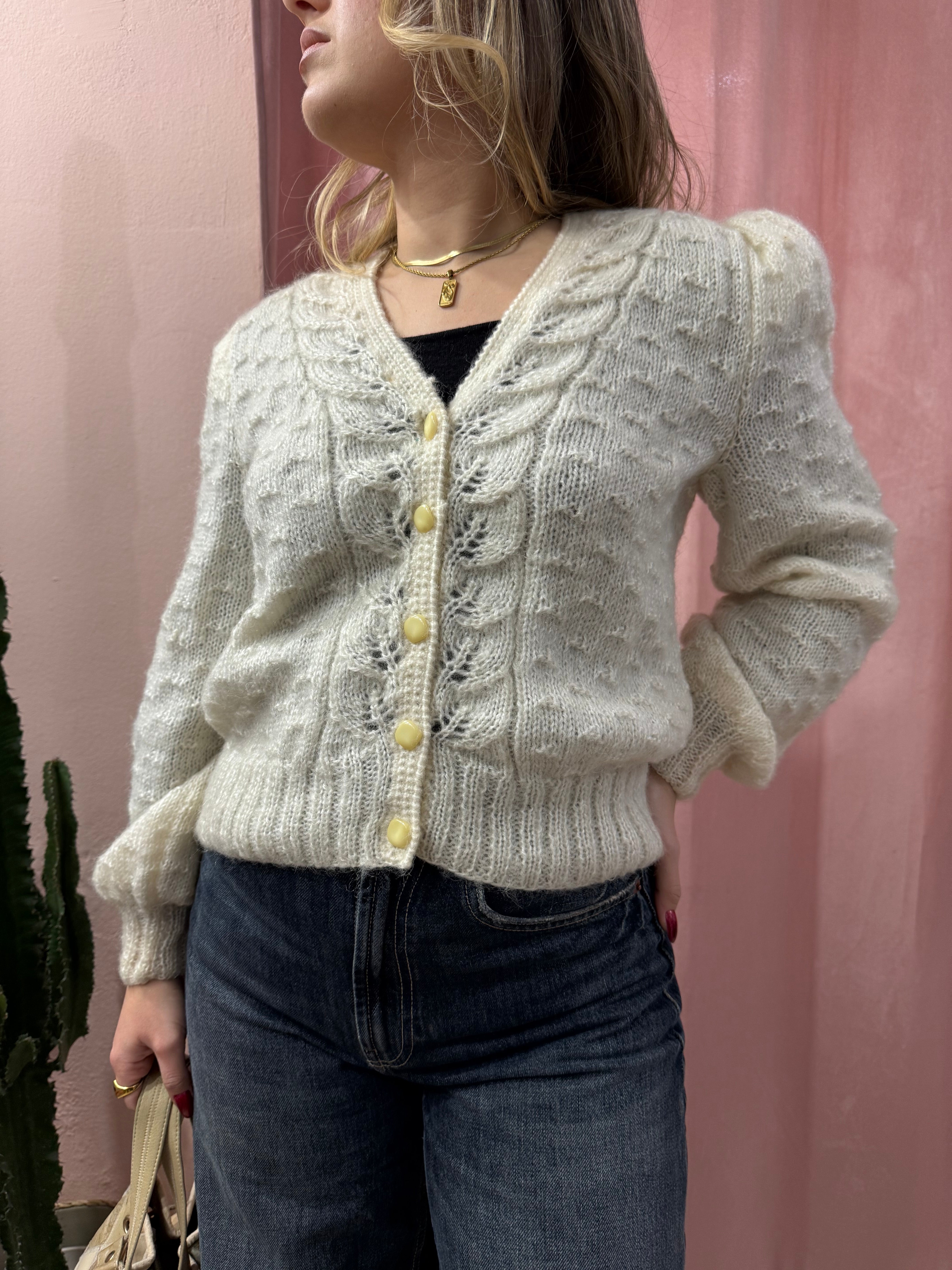Cardigan panna con maniche gigot