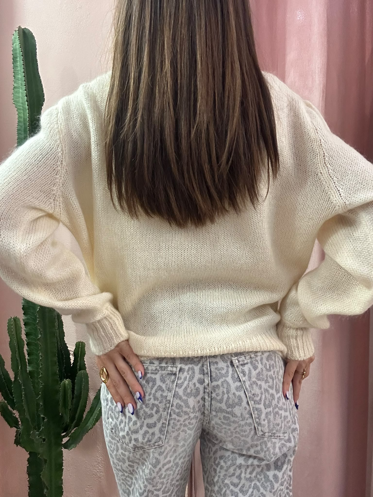 Maglione vintage panna ricamato con fiore in mohair