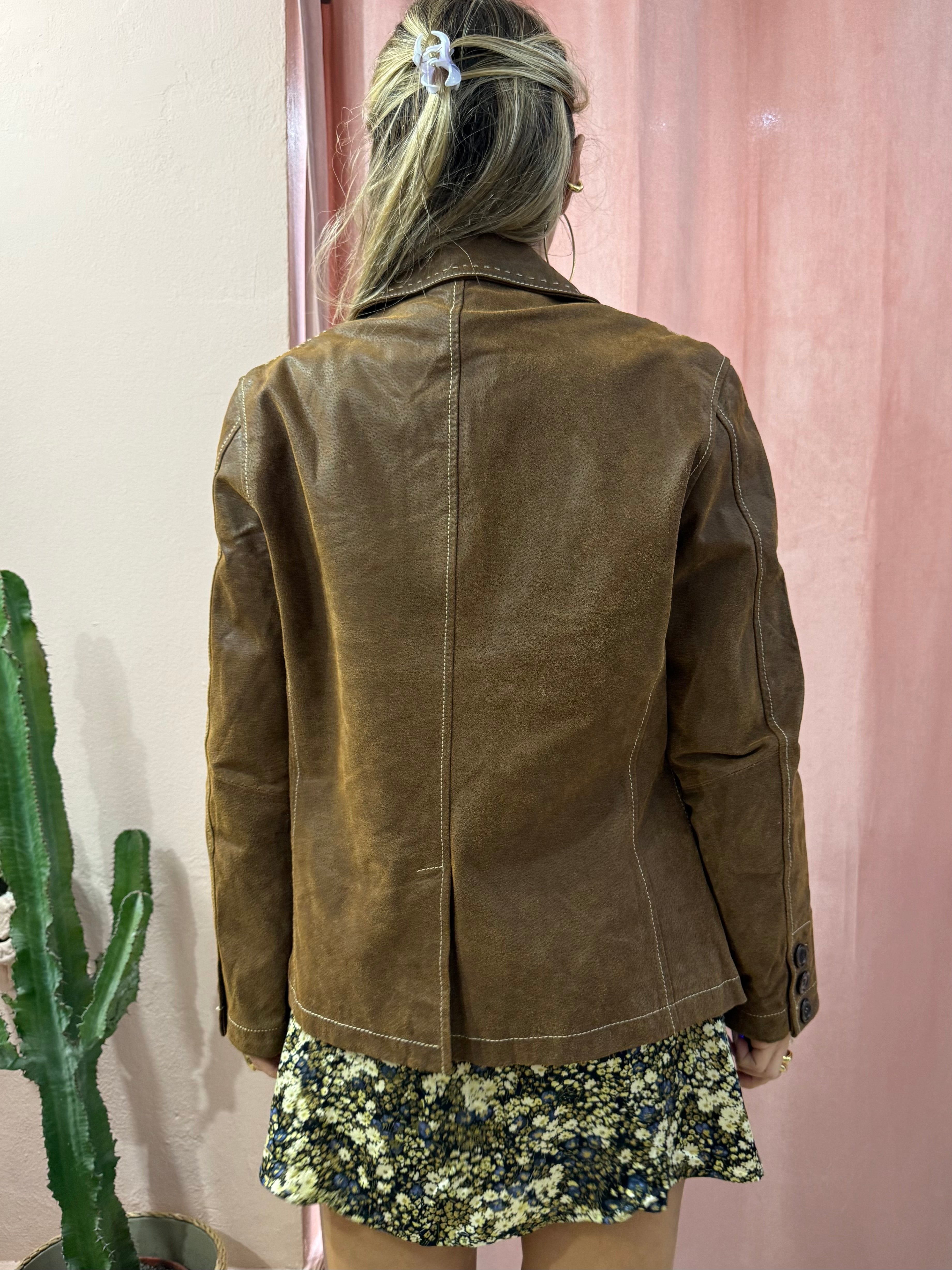 Giacca modello blazer con cuciture a vista