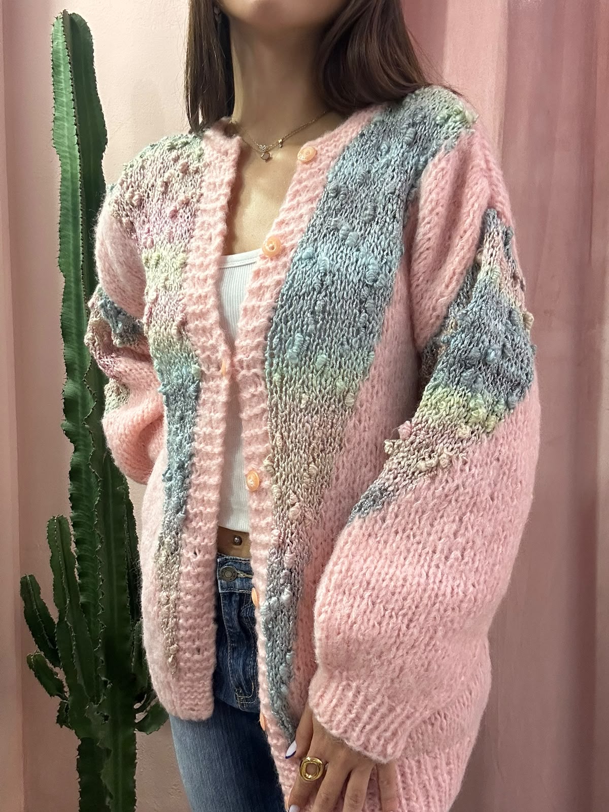 Maxi Cardigan rosa con motivo in maglia di lana