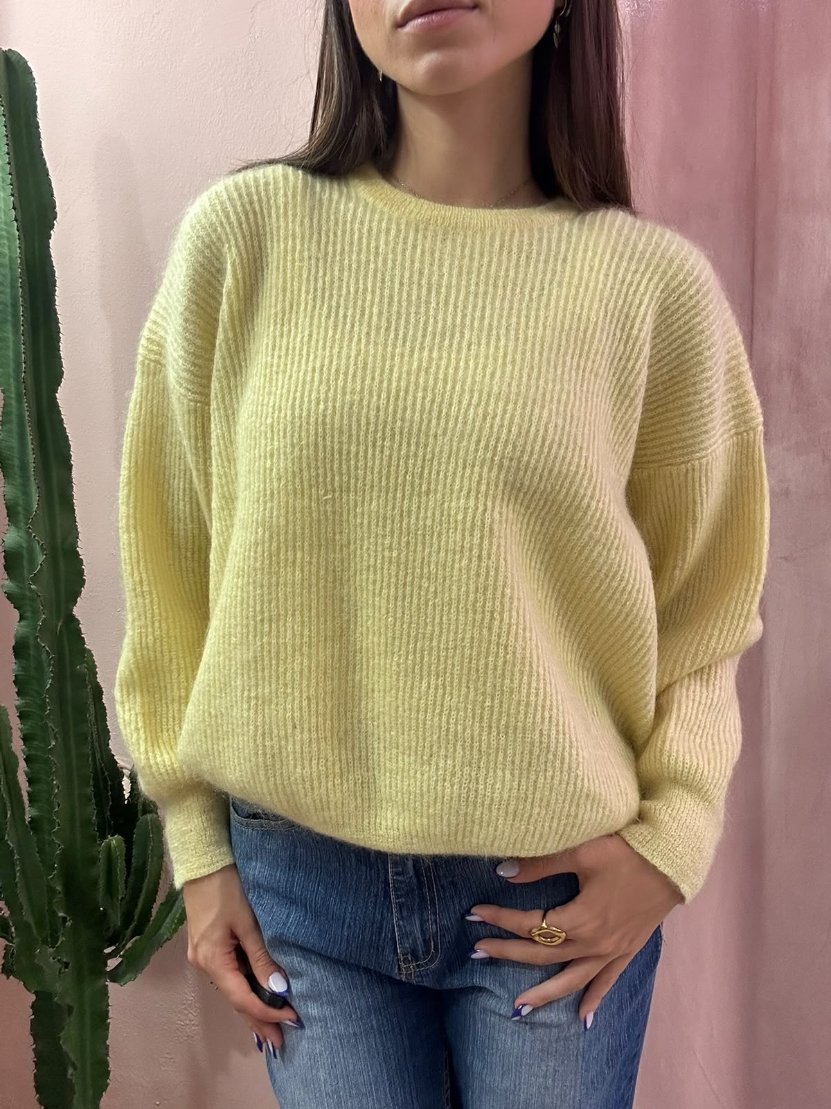 Maglione girocollo vintage giallo burro in lana