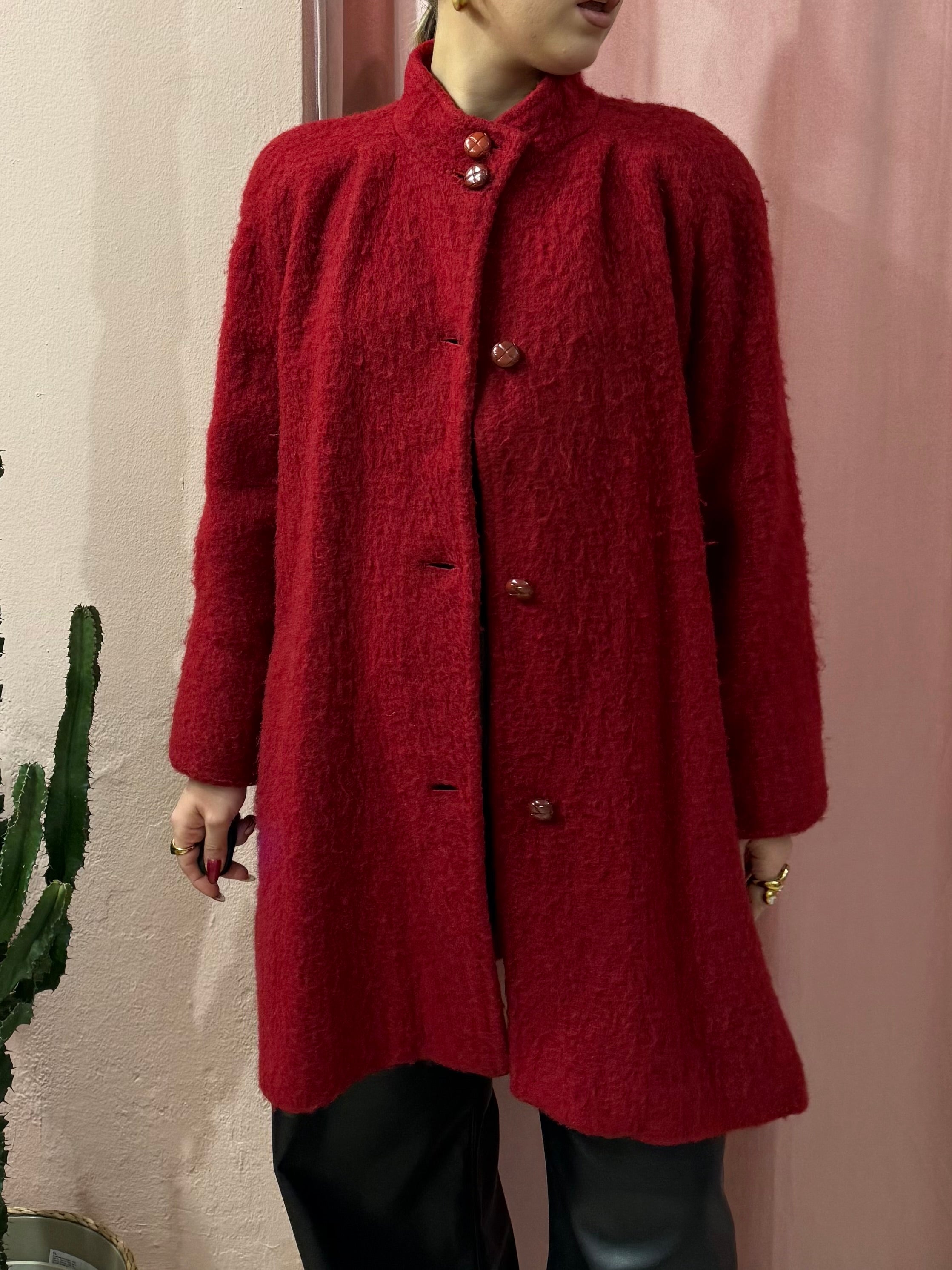 Cappotto vintage rosso in lana
