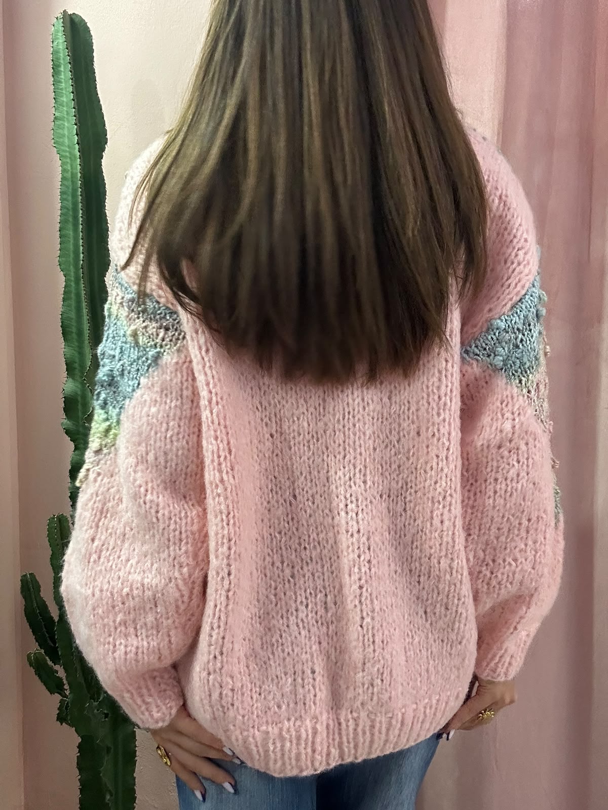Maxi Cardigan rosa con motivo in maglia di lana