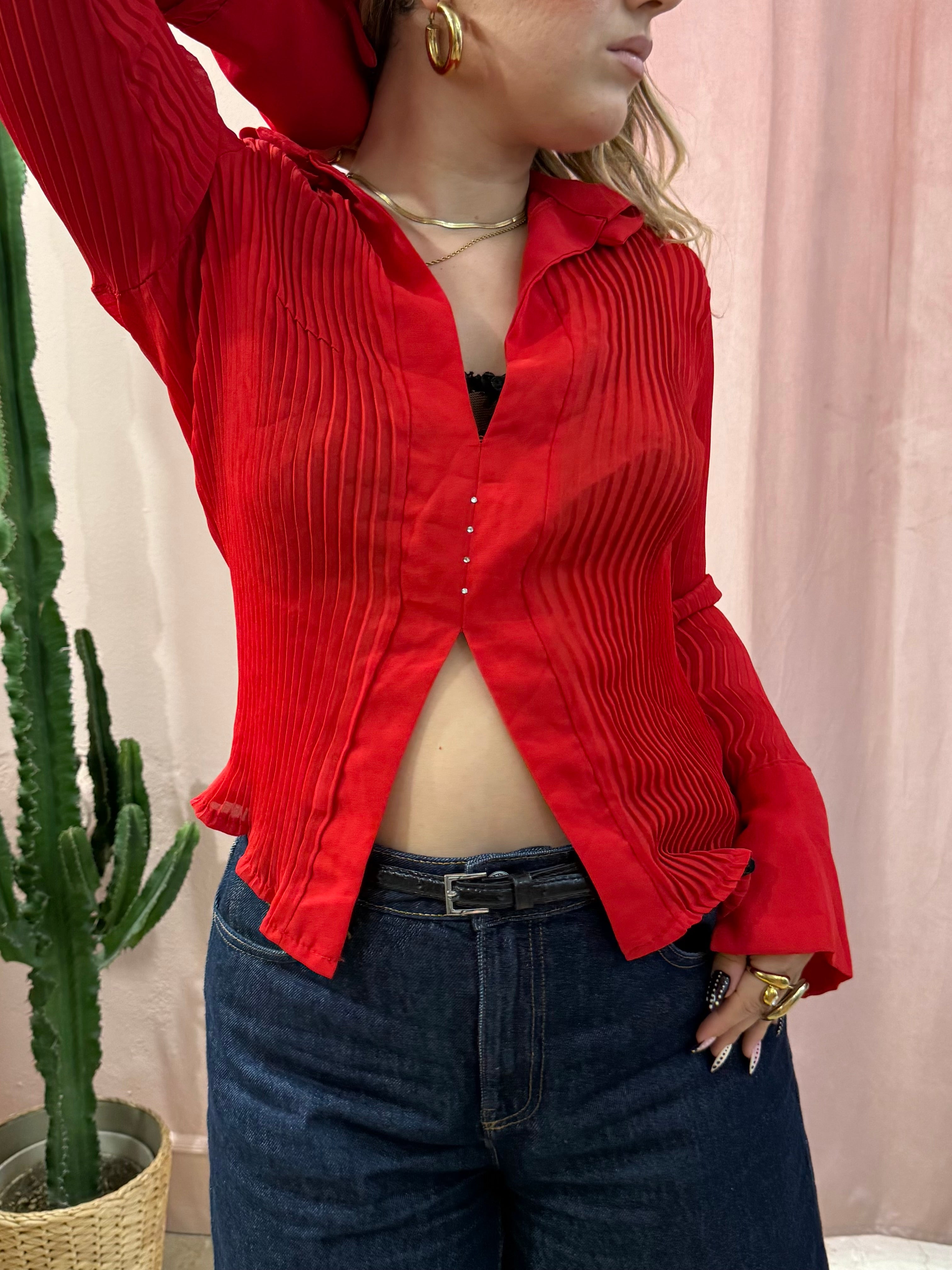 Camicia rossa 00s con apertura