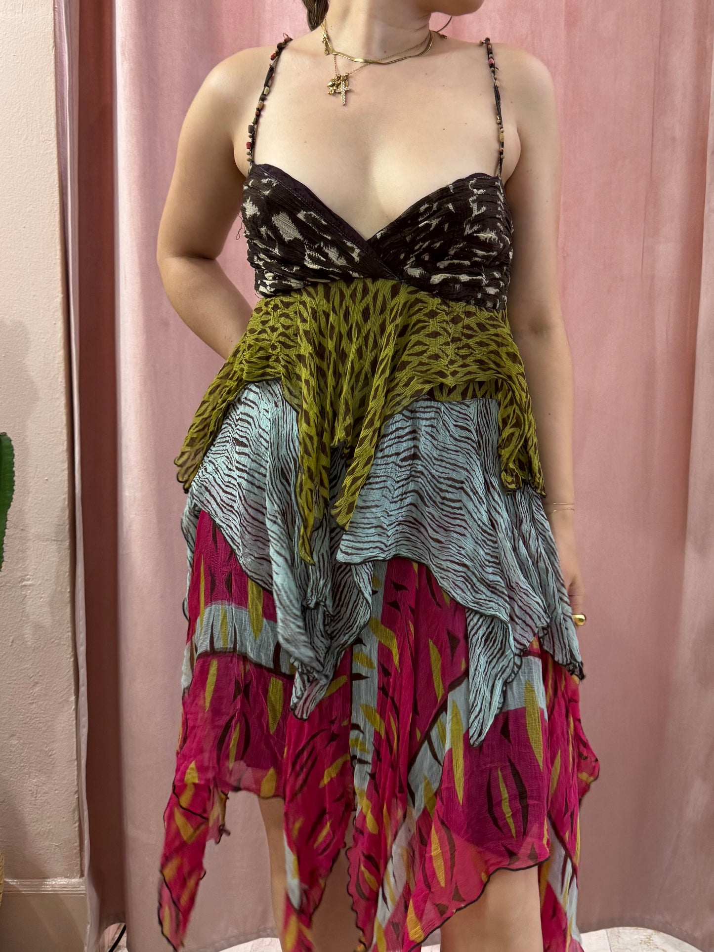 Vestito in fantasia con balze