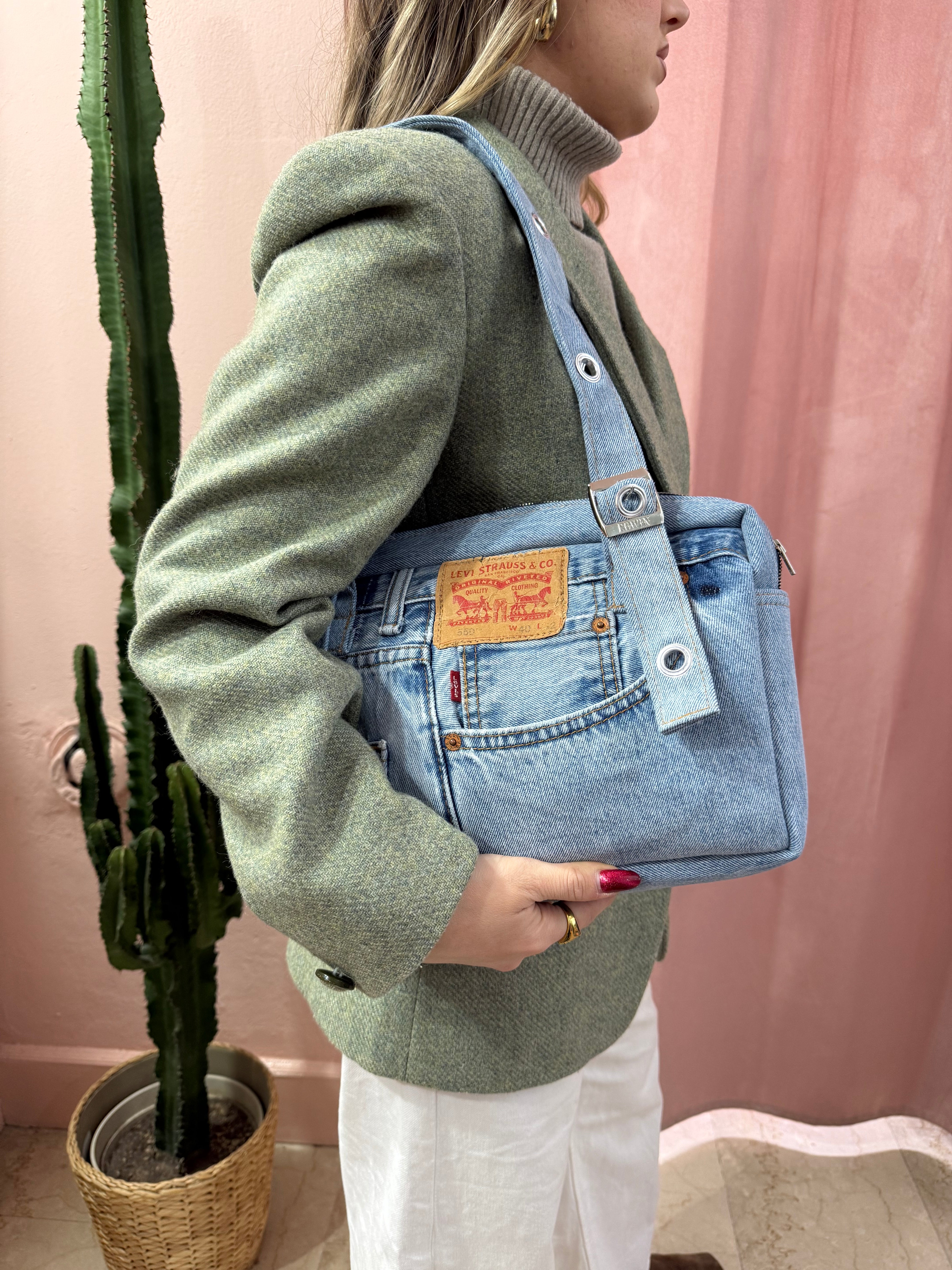 Borsa Levis upcycling denim chiaro