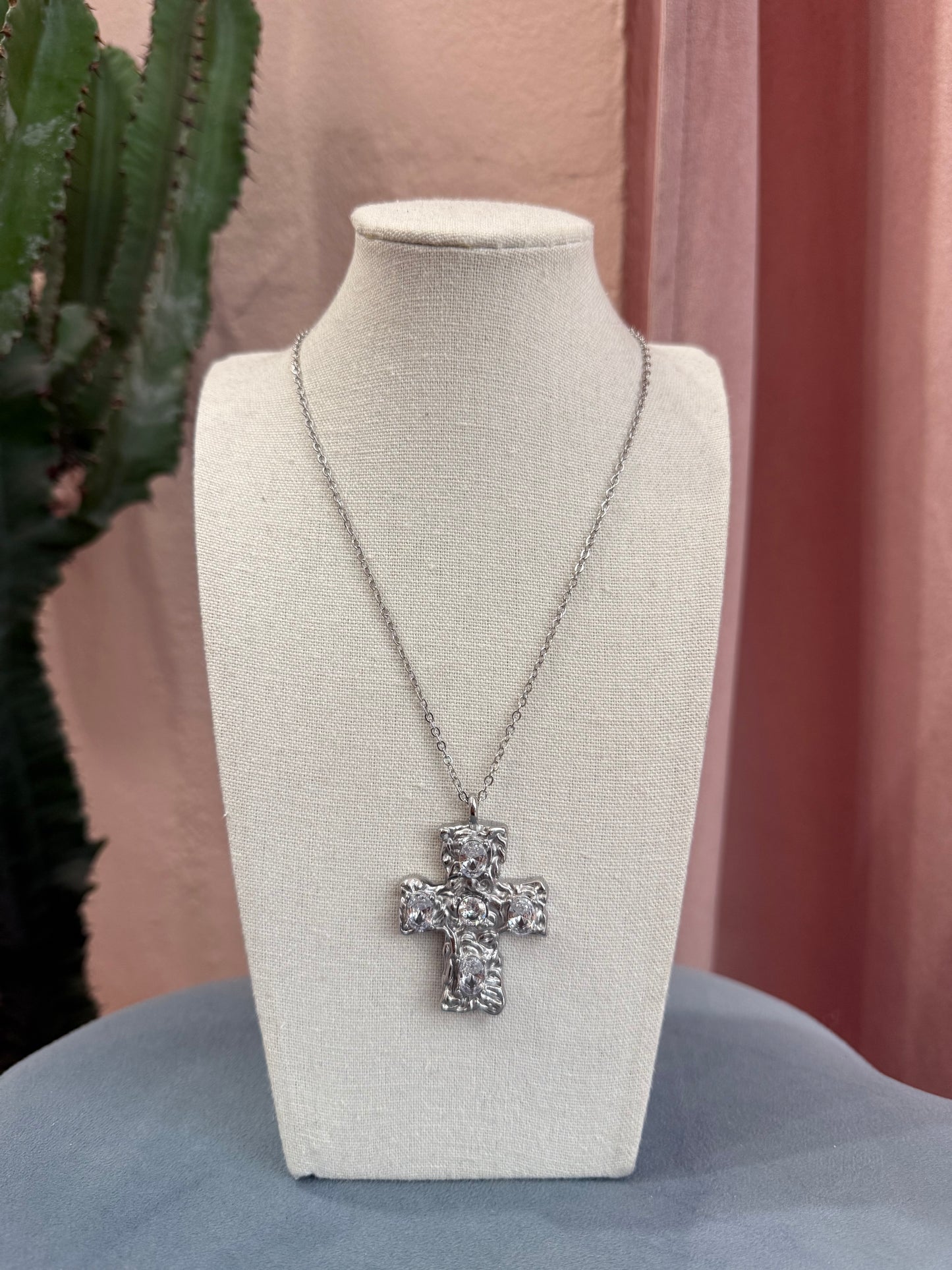 Collana con croce sfaccettata gold/silver