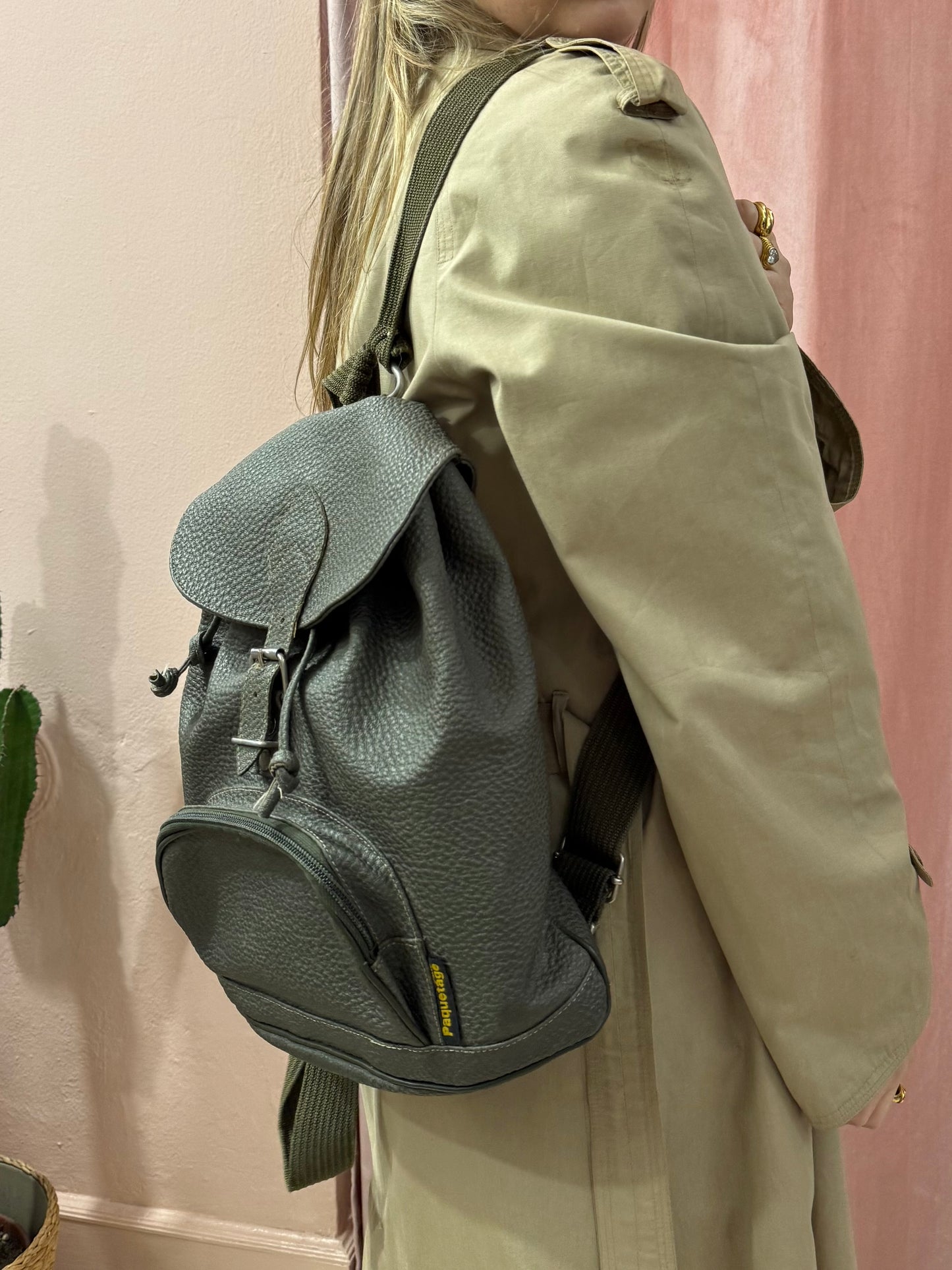Zainetto vintage martellato