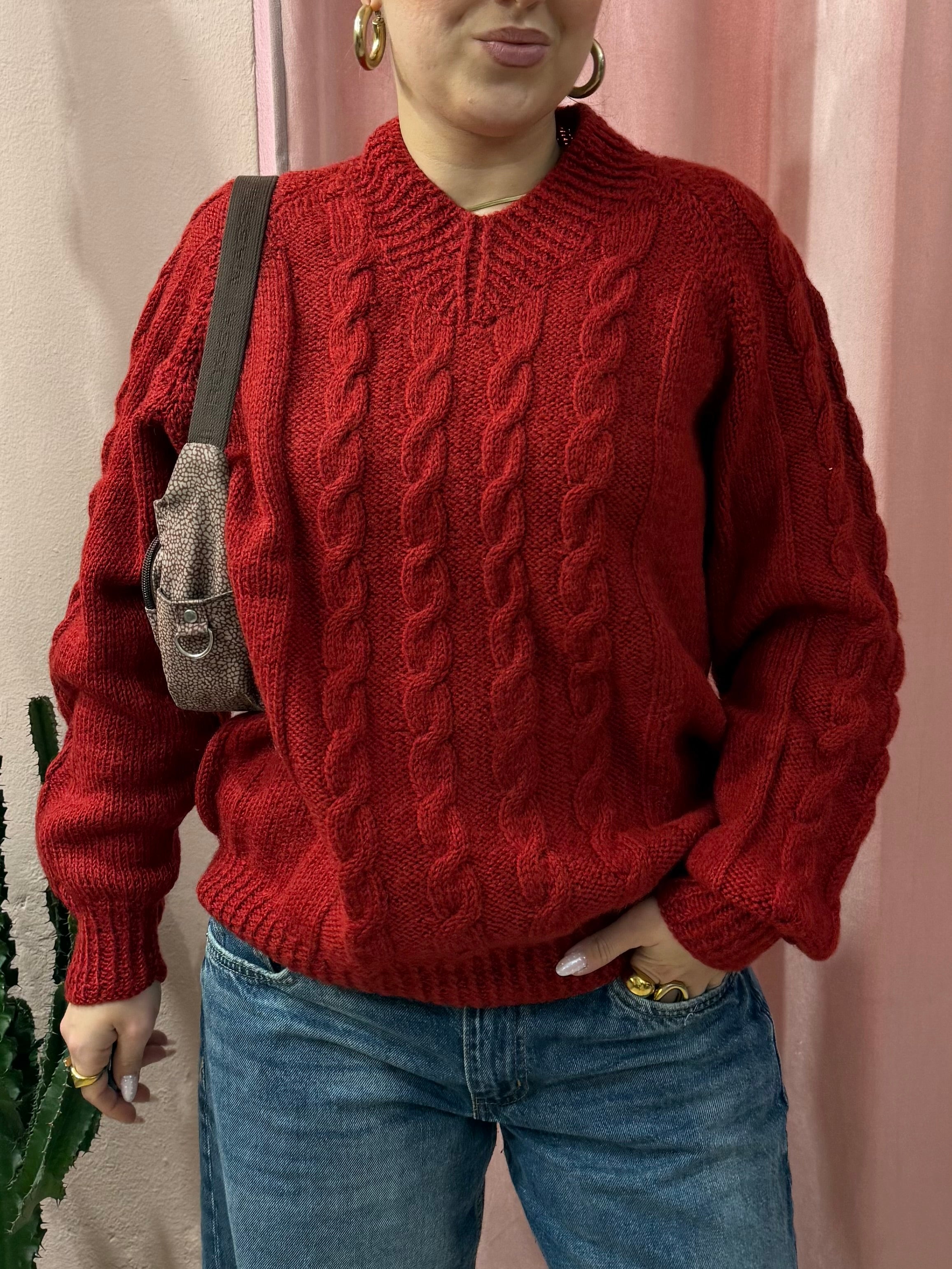 Maglione rosso ciliegia