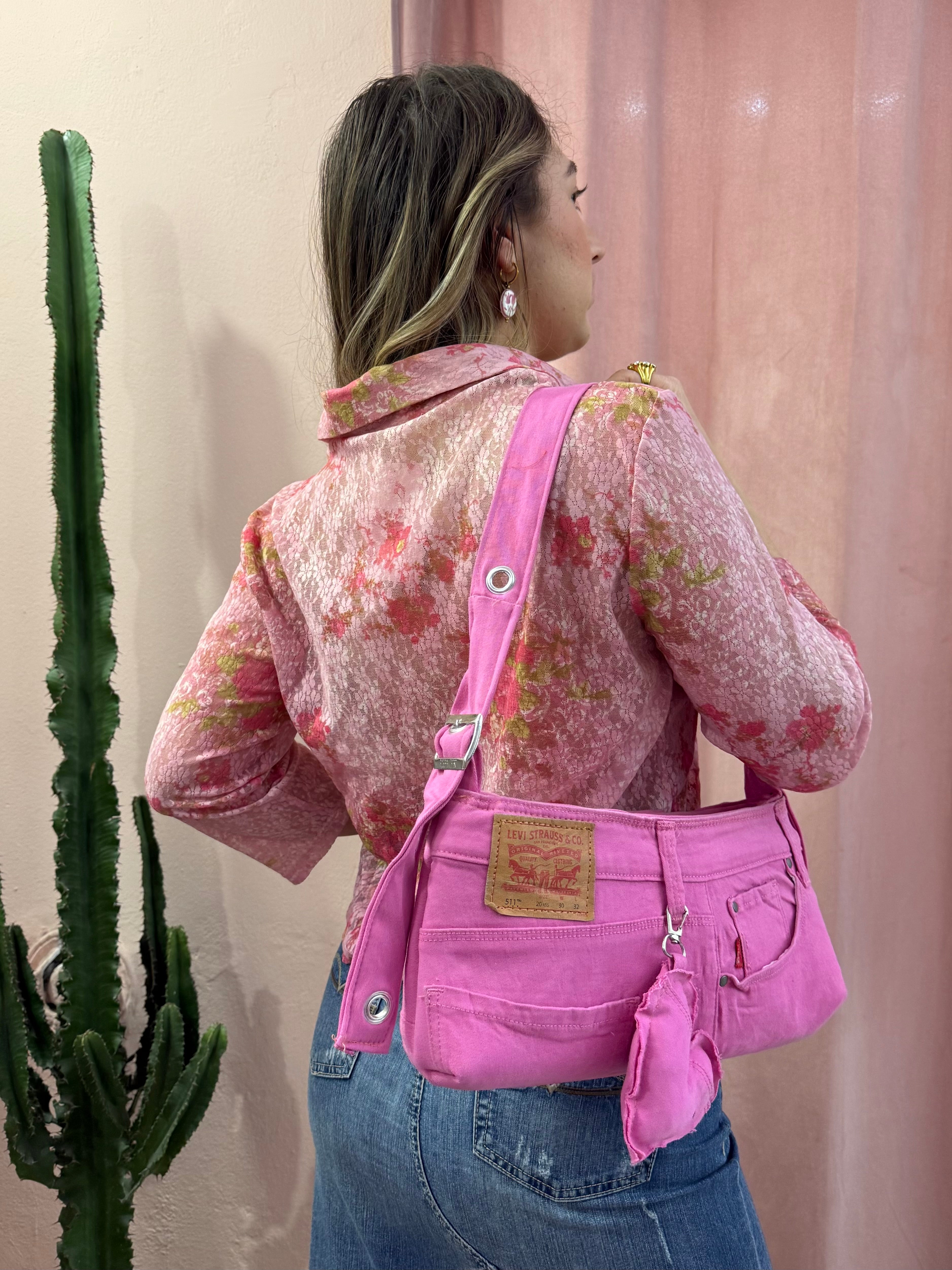 Borsa baguette Levis upcycling fucsia