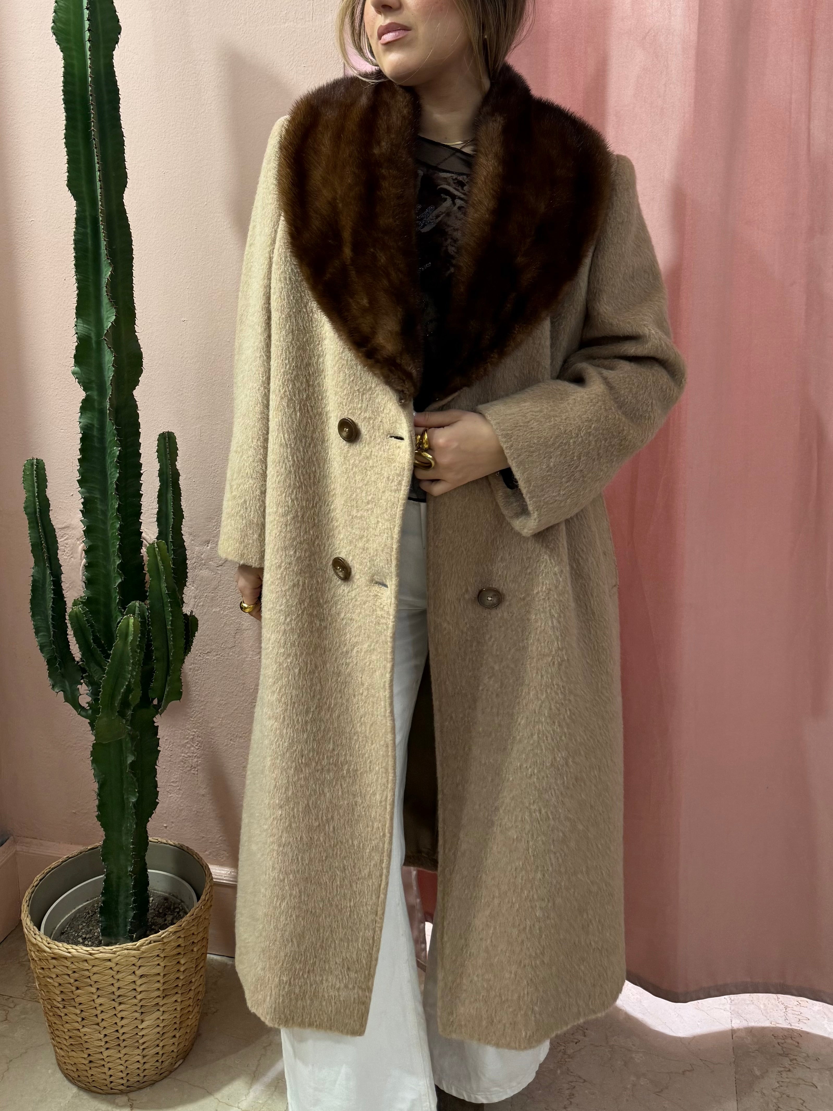 Cappotto in lana collo in visone