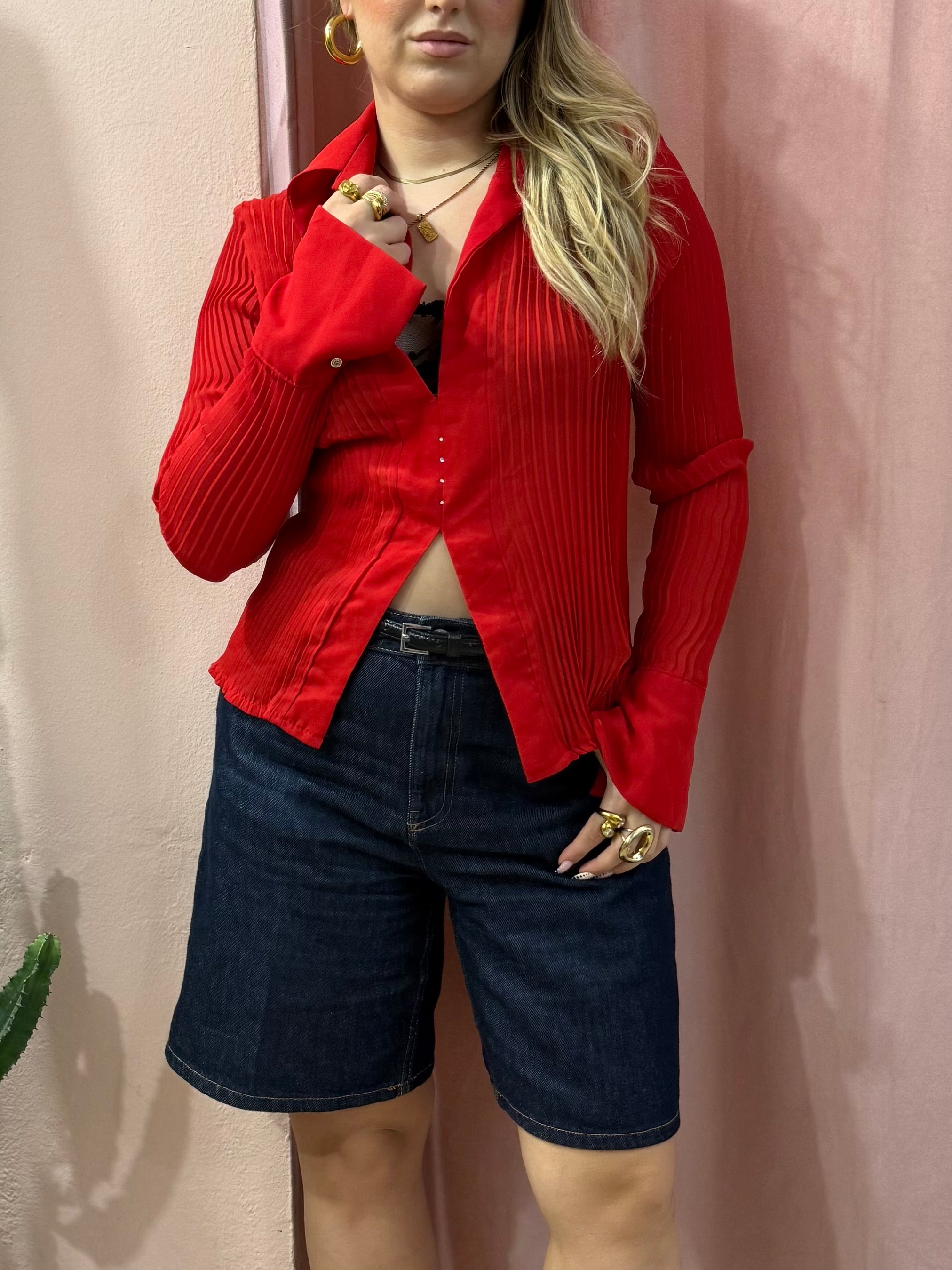 Camicia rossa 00s con apertura