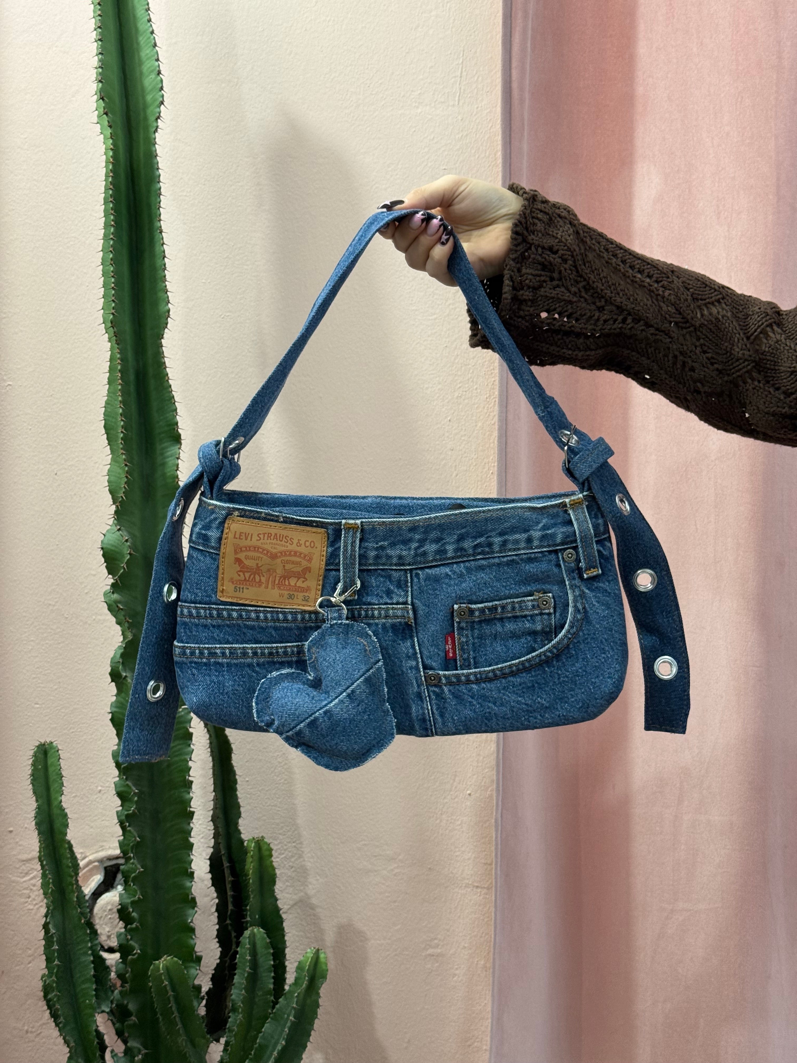 Borsa baguette Levis upcycling denim scuro