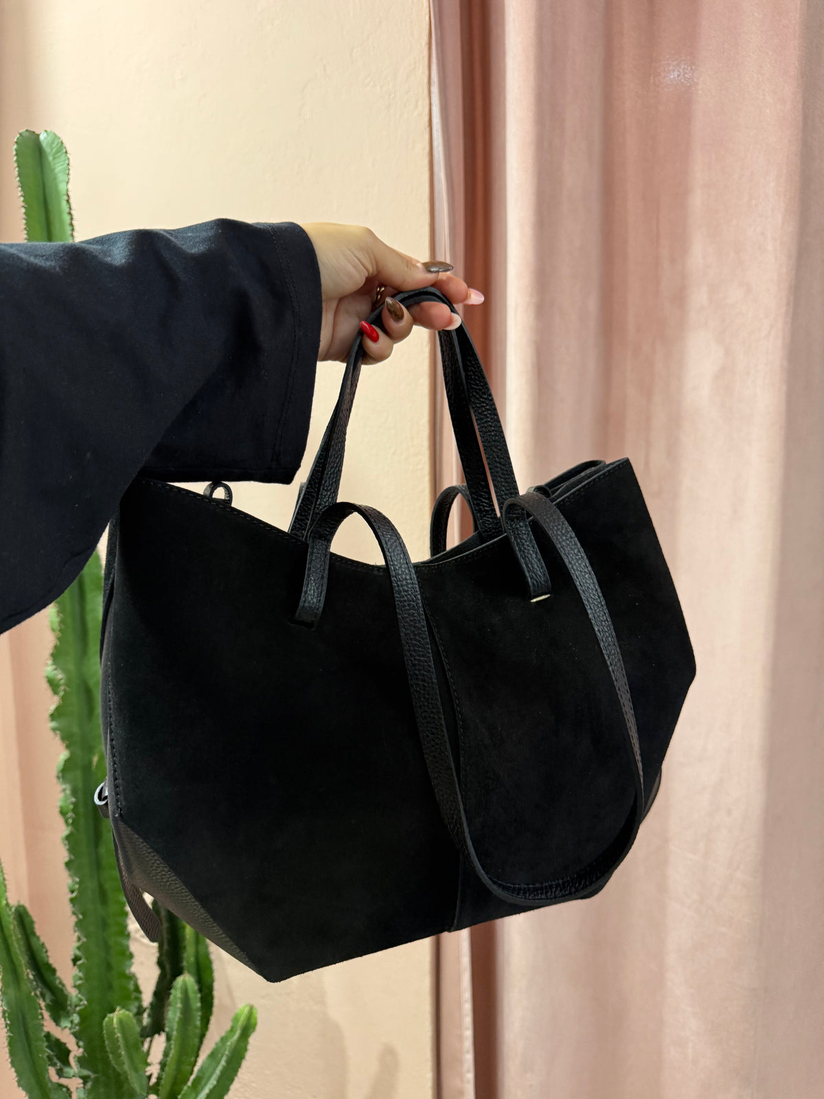 Borsa in vera pelle scamosciata nera