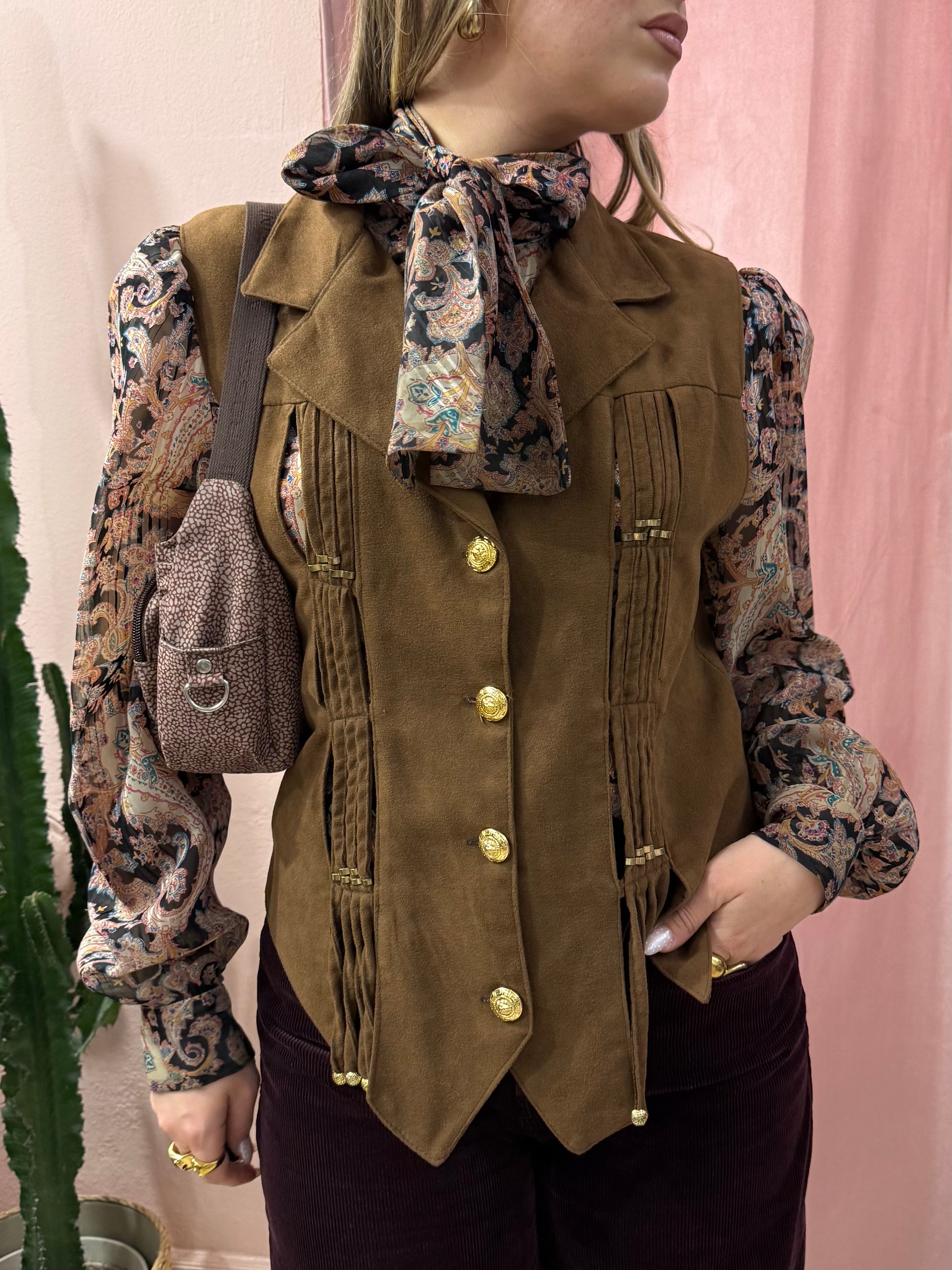 Gilet smanicato effetto scamosciato