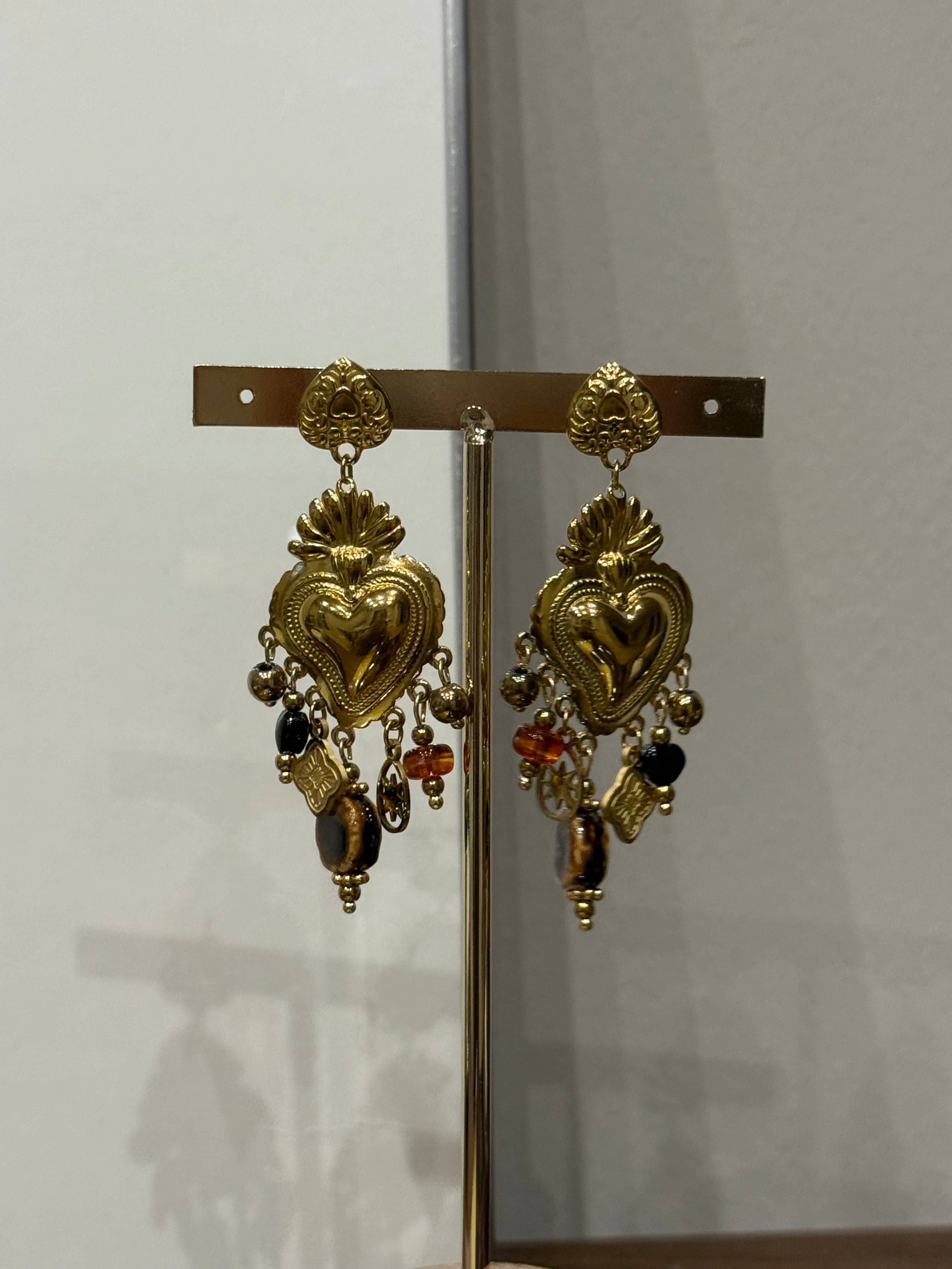 Orecchini pendenti cuore sacro