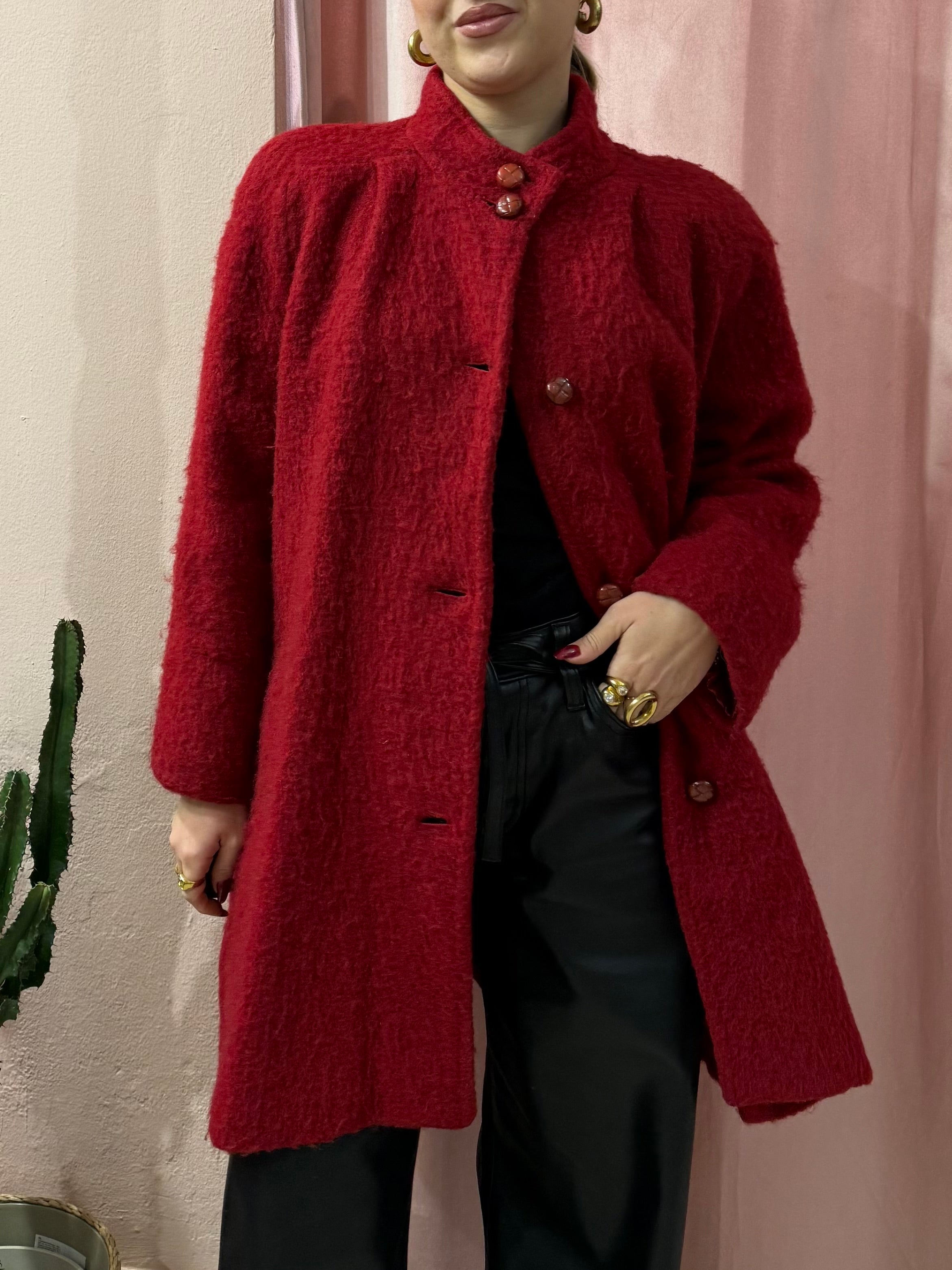 Cappotto vintage rosso in lana