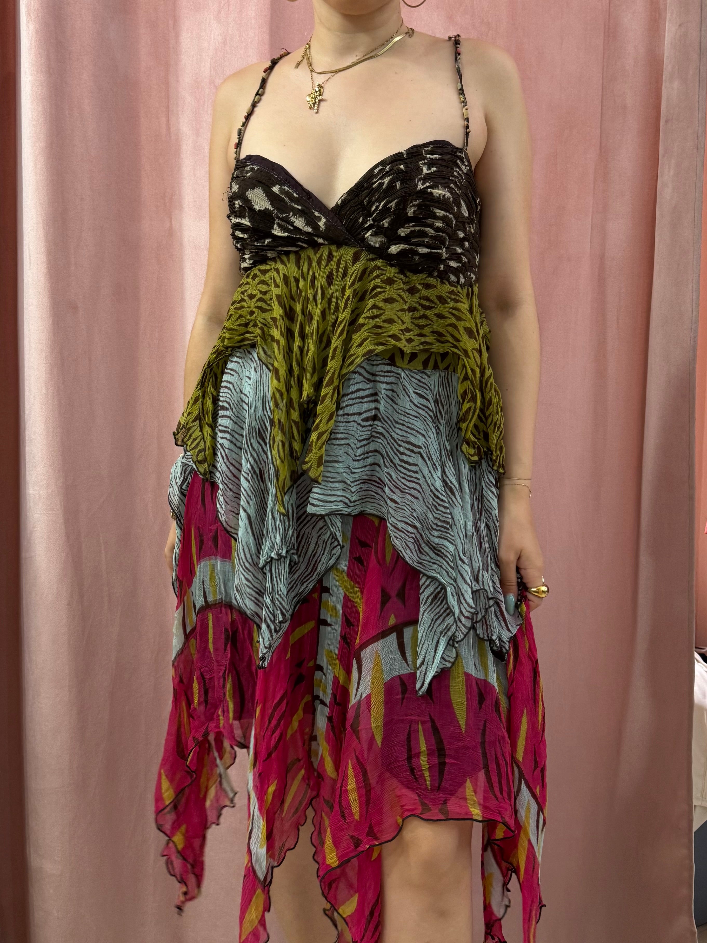 Vestito in fantasia con balze