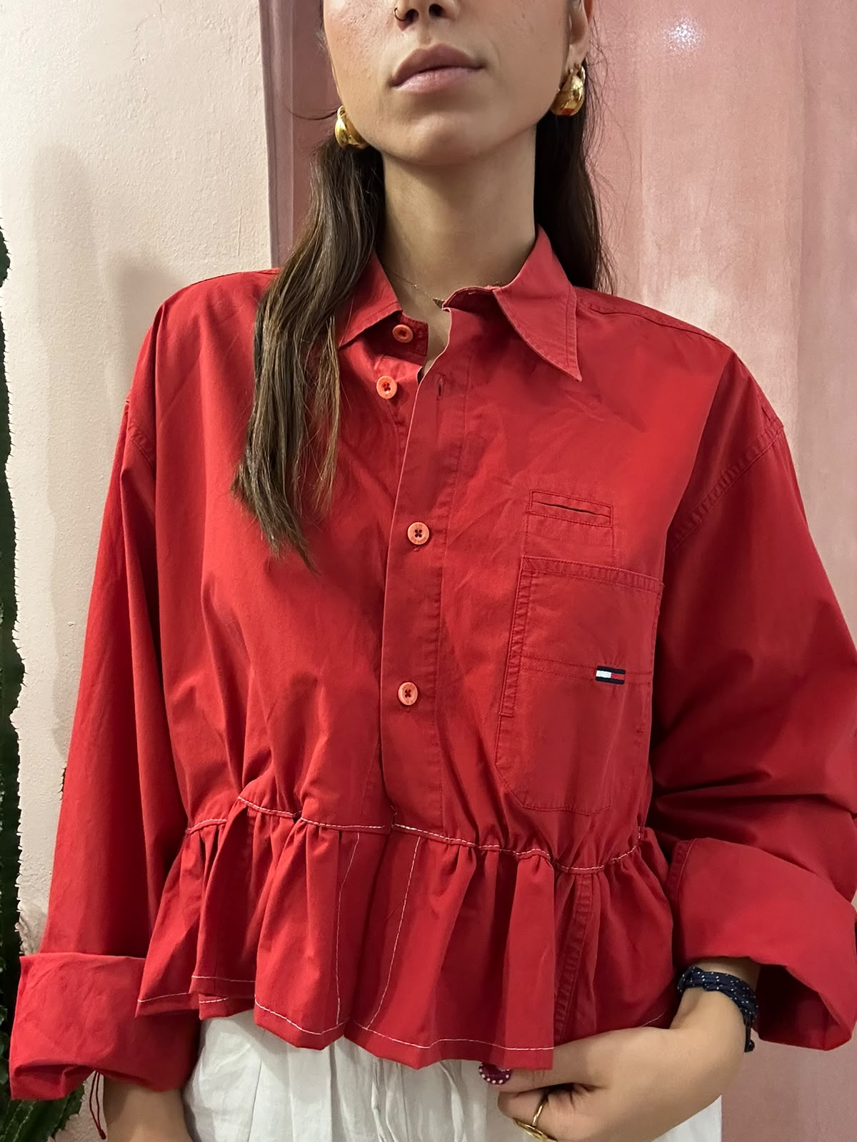 camicia Tommy Hilfiger upcycling volant rossa