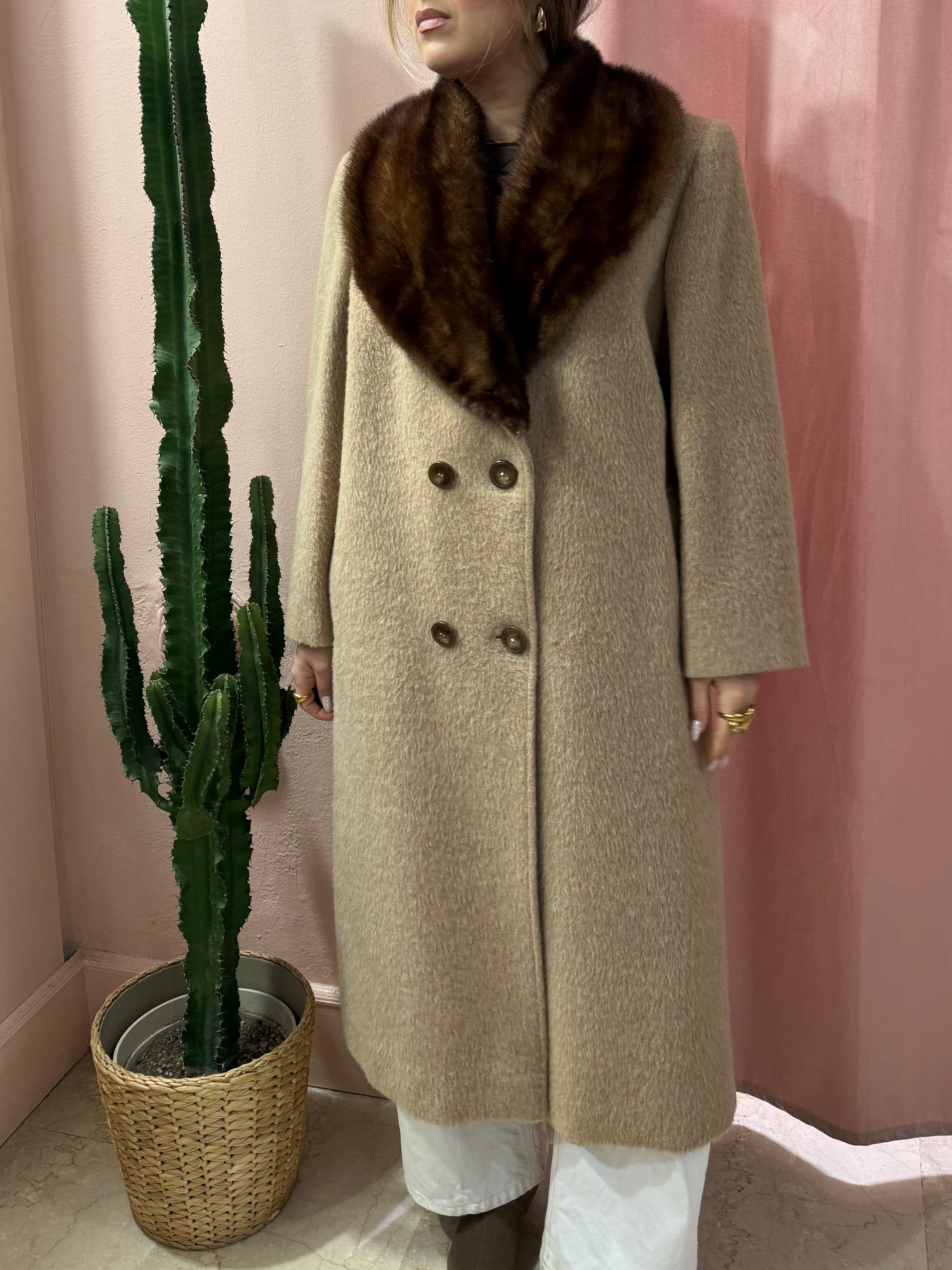 Cappotto in lana collo in visone