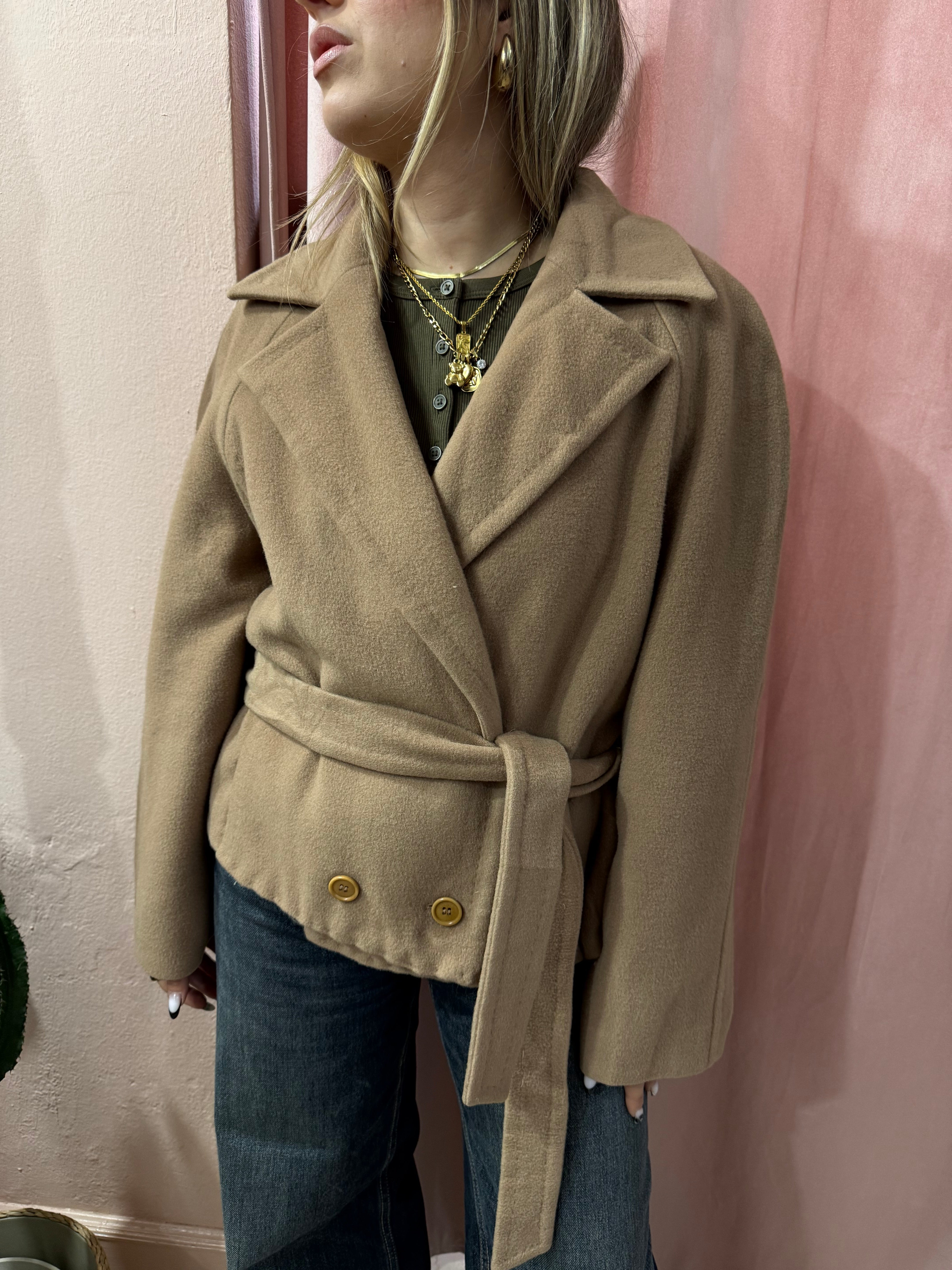 Cappotto corto cammello in lana