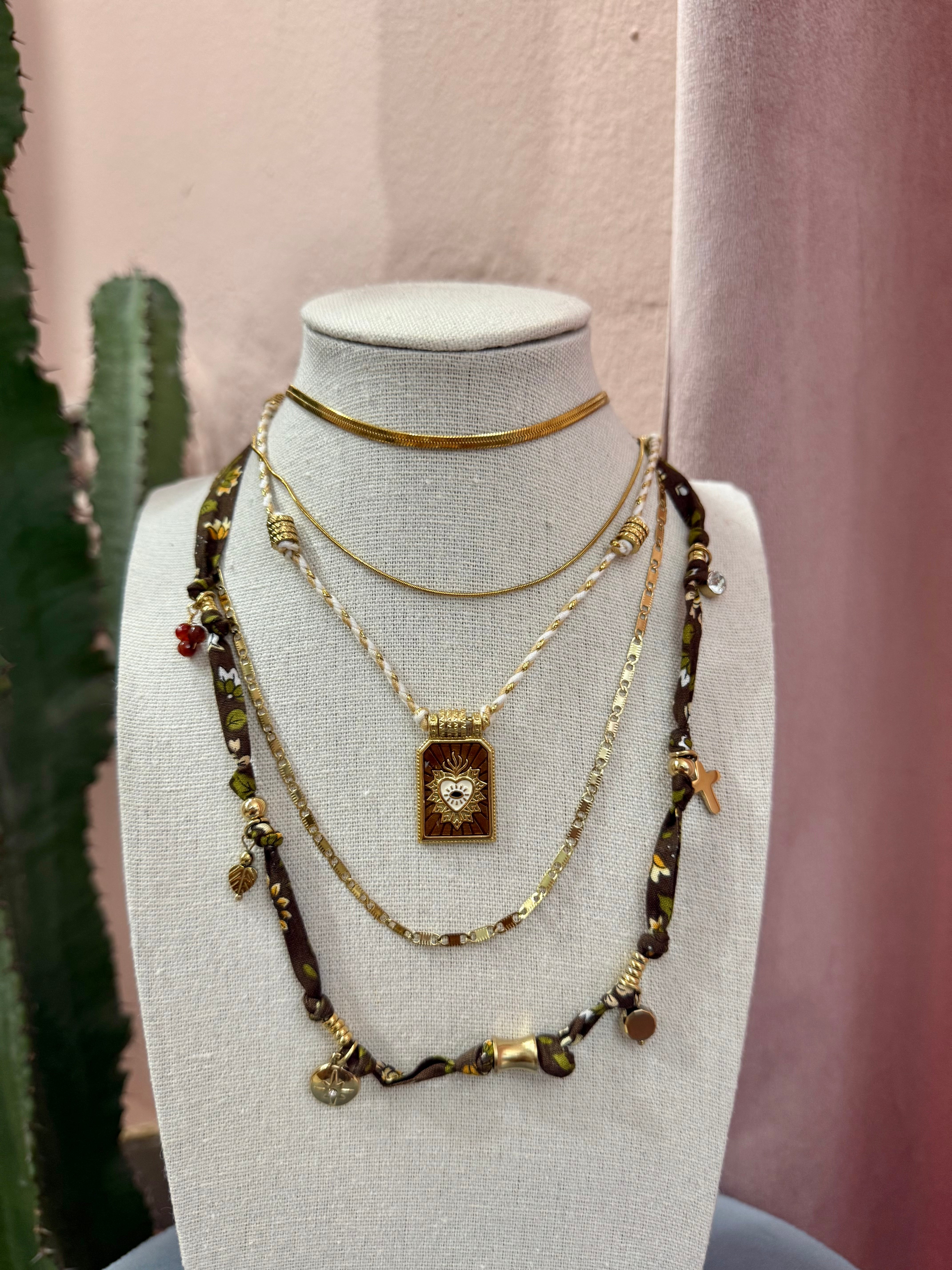 Collana doppia bandana mix ciondoli