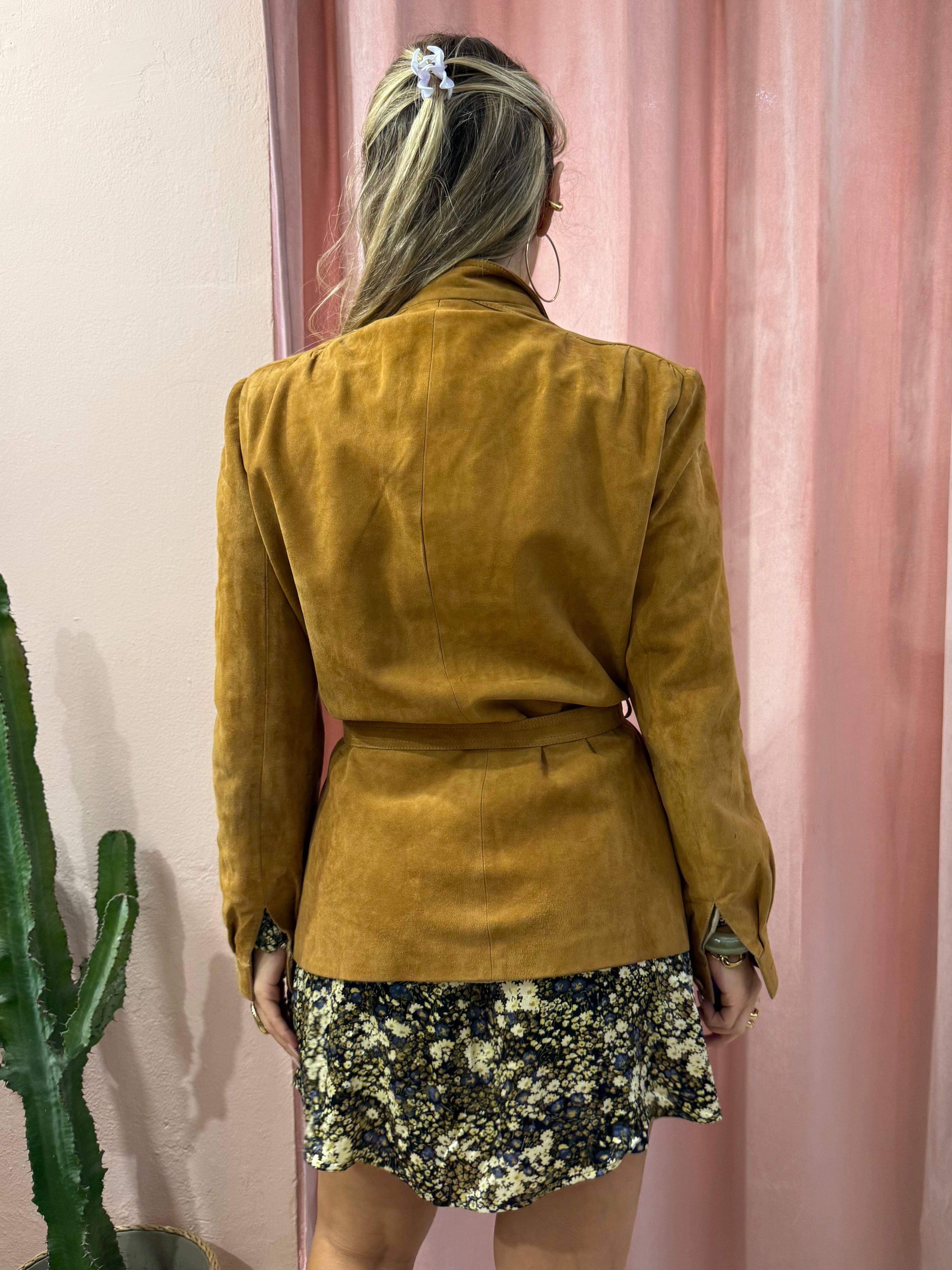 Giacca scamosciata con cinturino