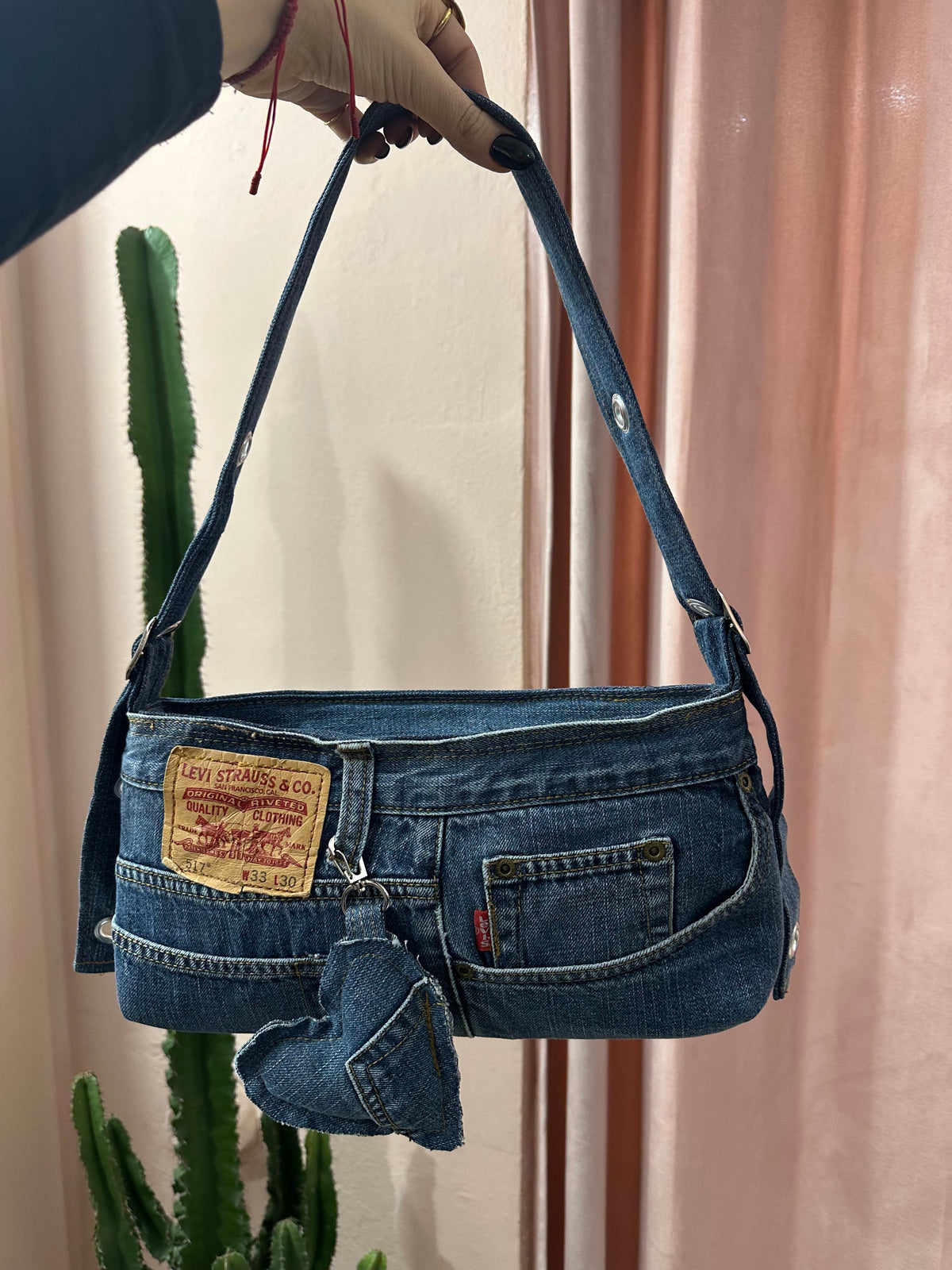 Borsa levis baguette upcycling denim scuro