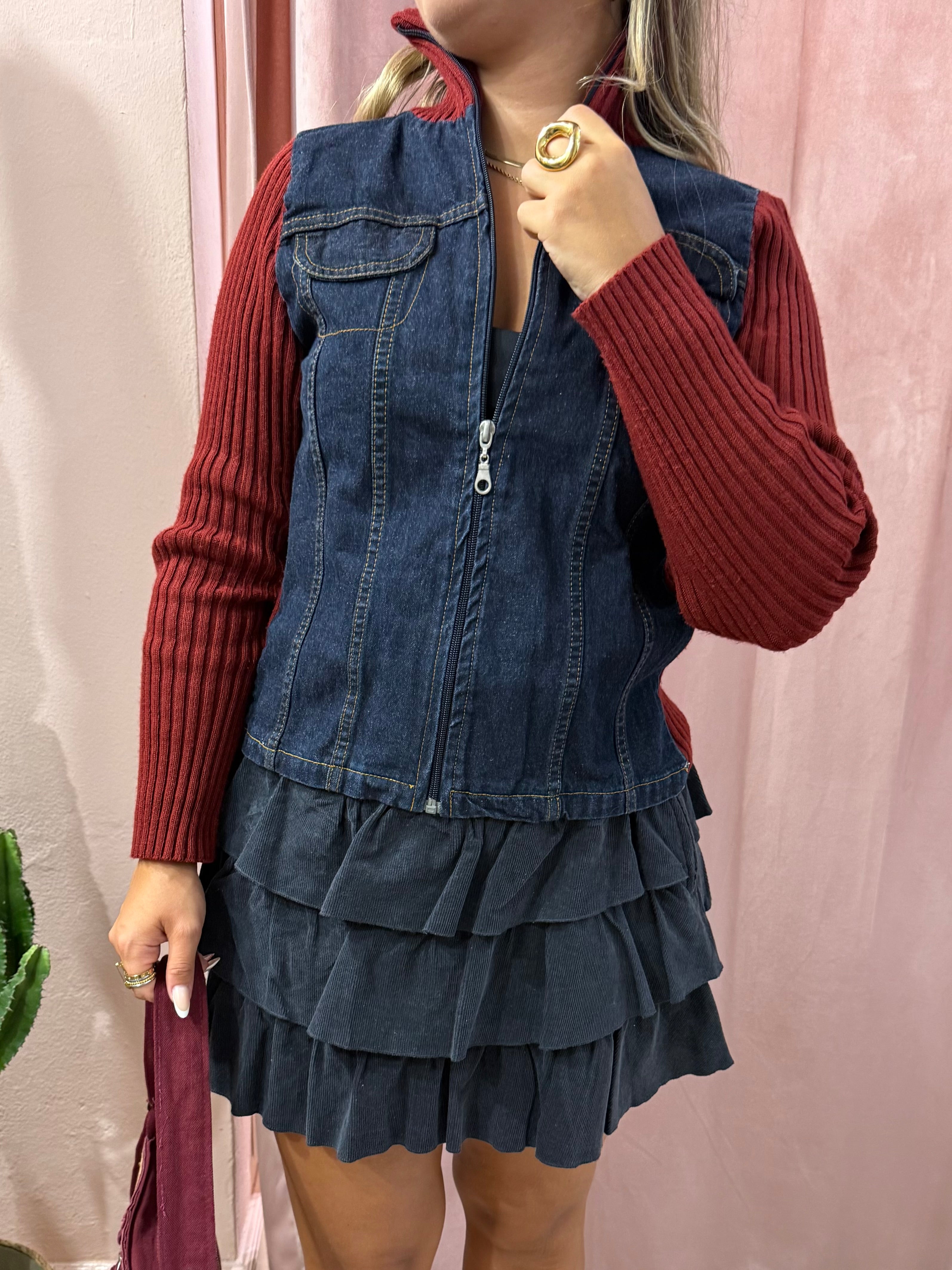 Felpa bordeaux con inserti in denim 00s