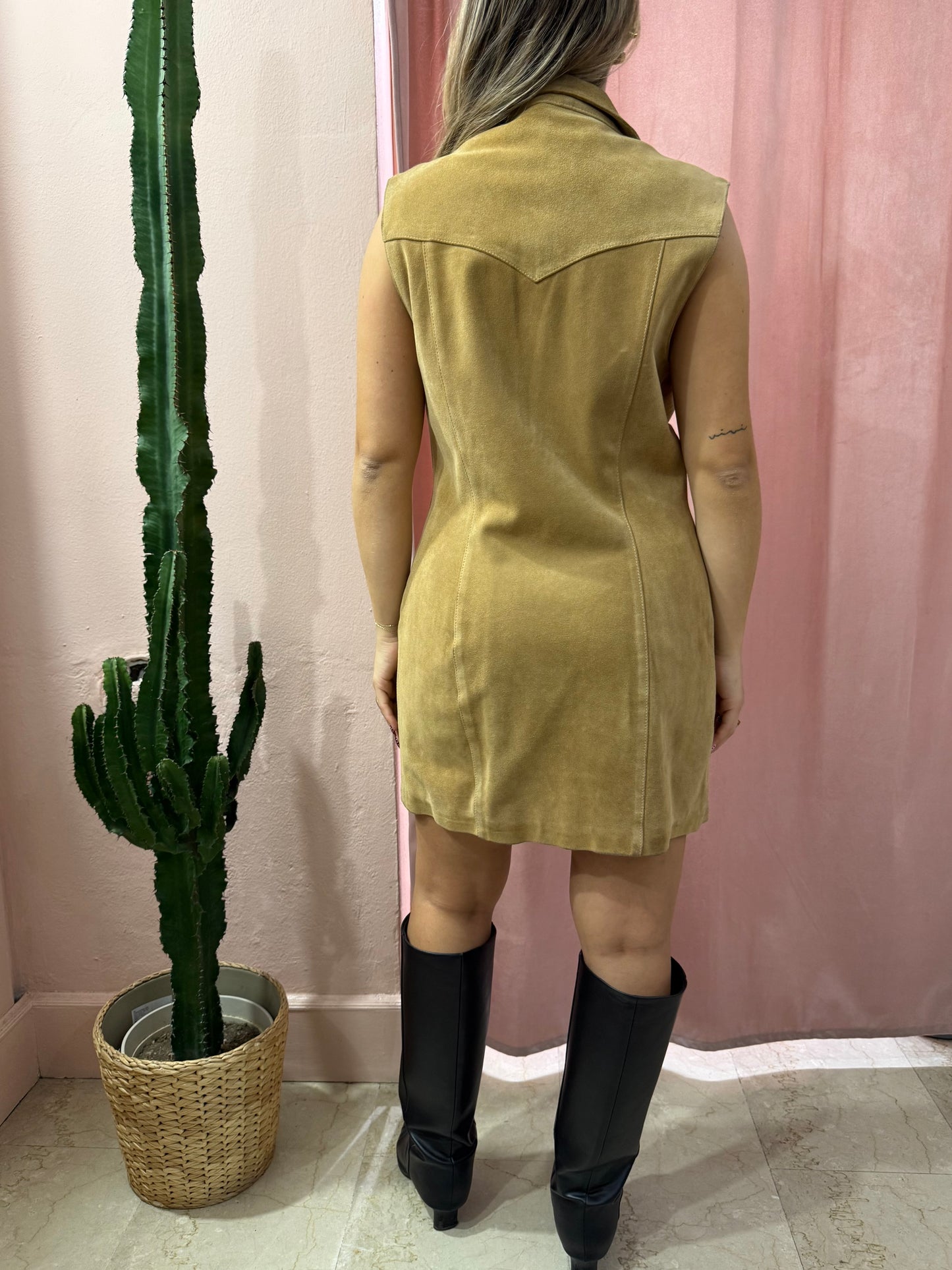 Vestito in vera pelle scamosciata