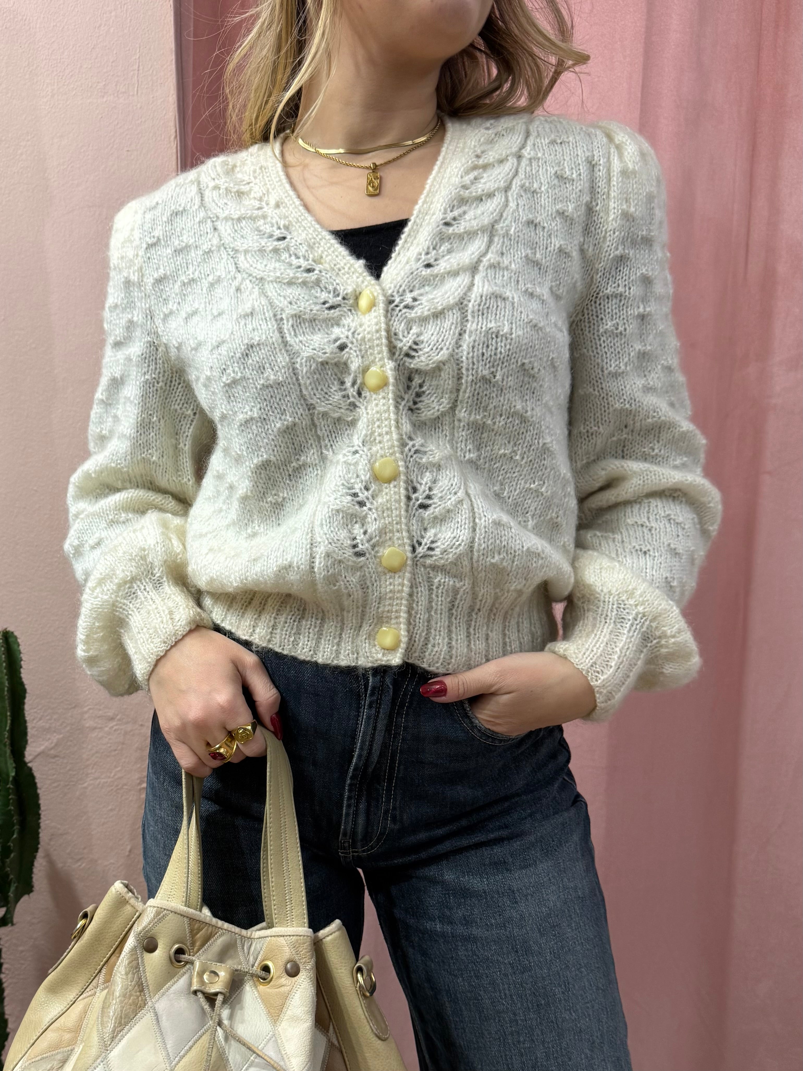 Cardigan panna con maniche gigot