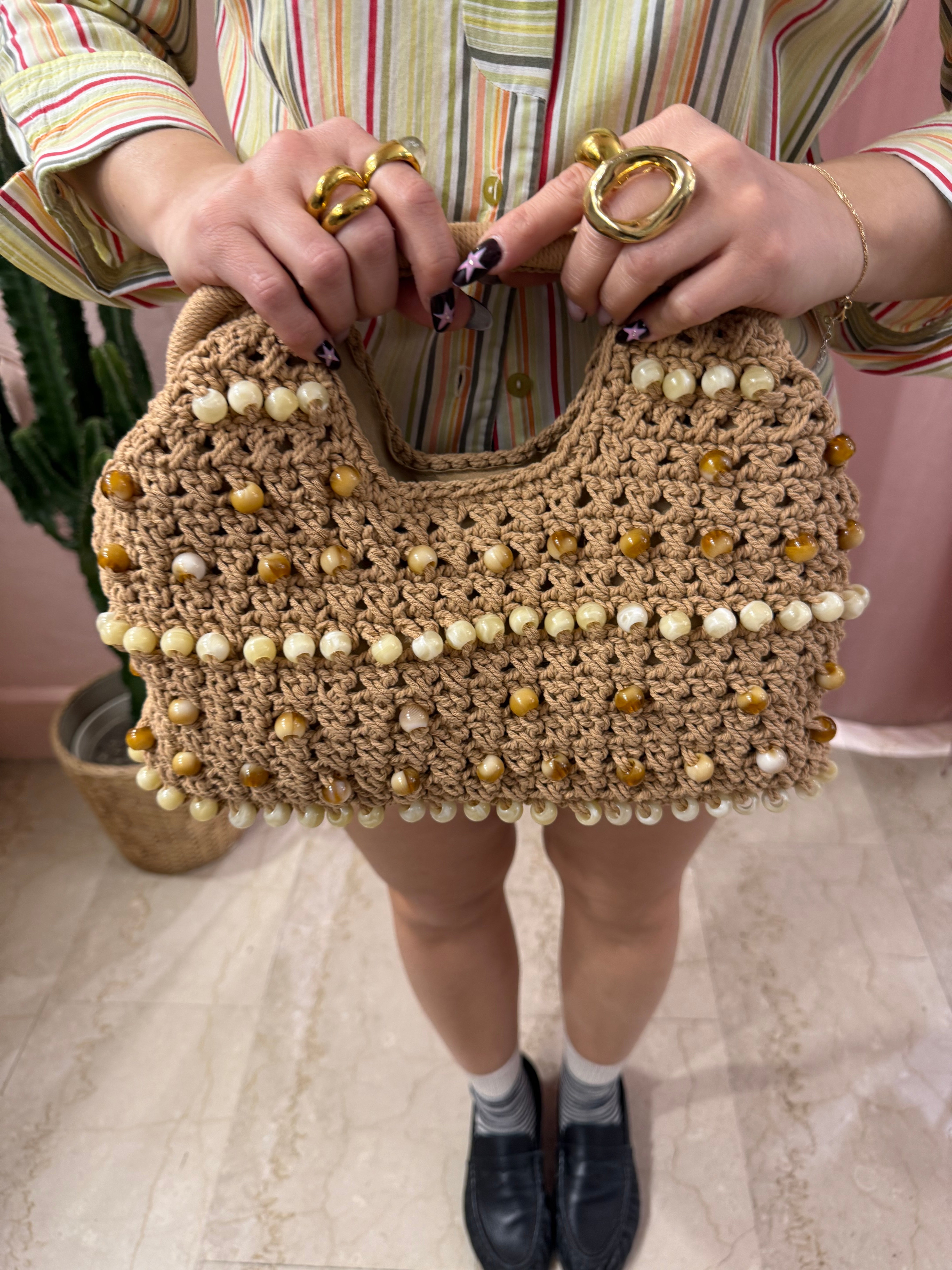 Borsa intrecciata con perline