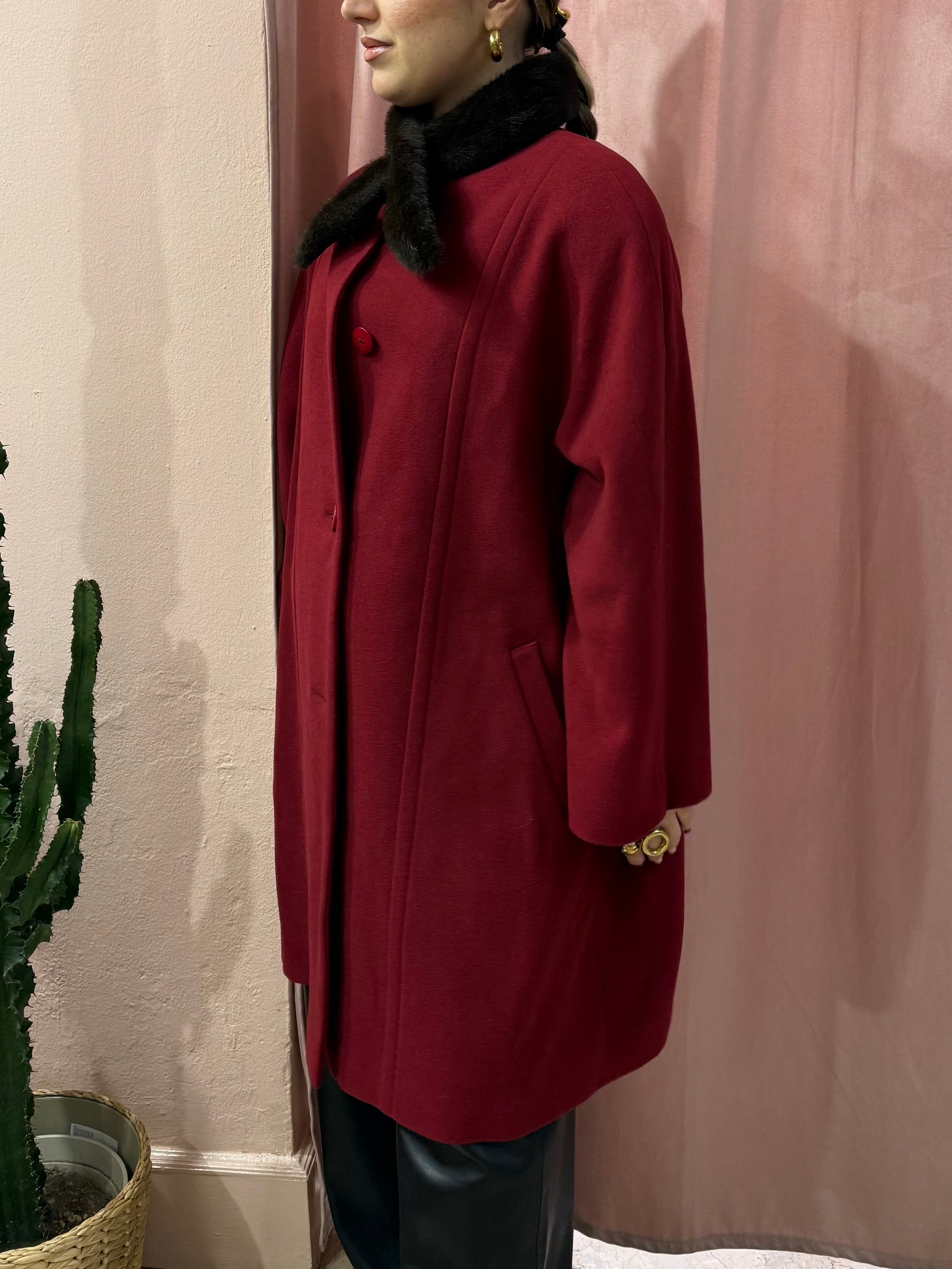 Cappotto vintage ciliegia in lana