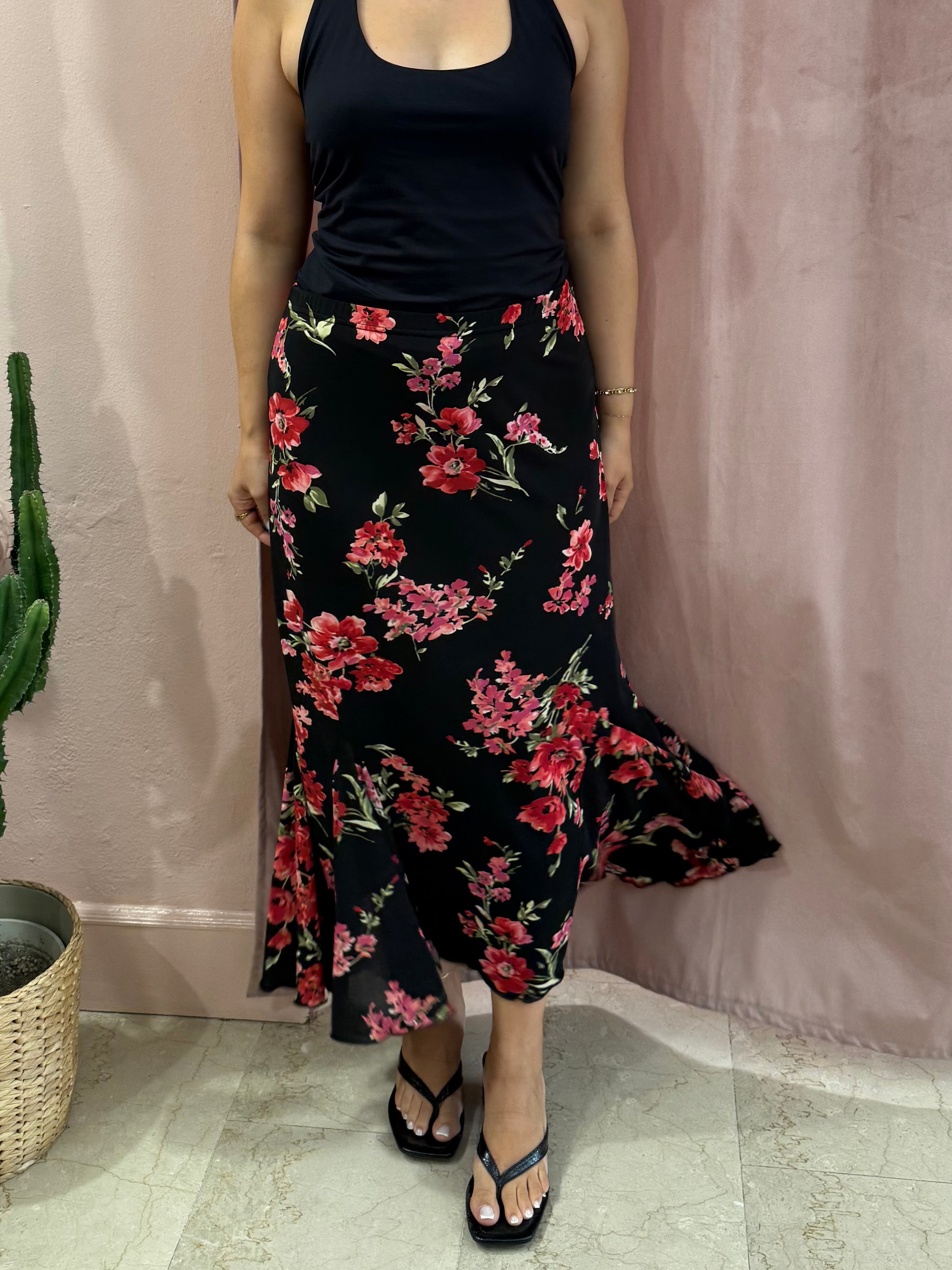 Gonna 00s nera fantasia fiori rossi