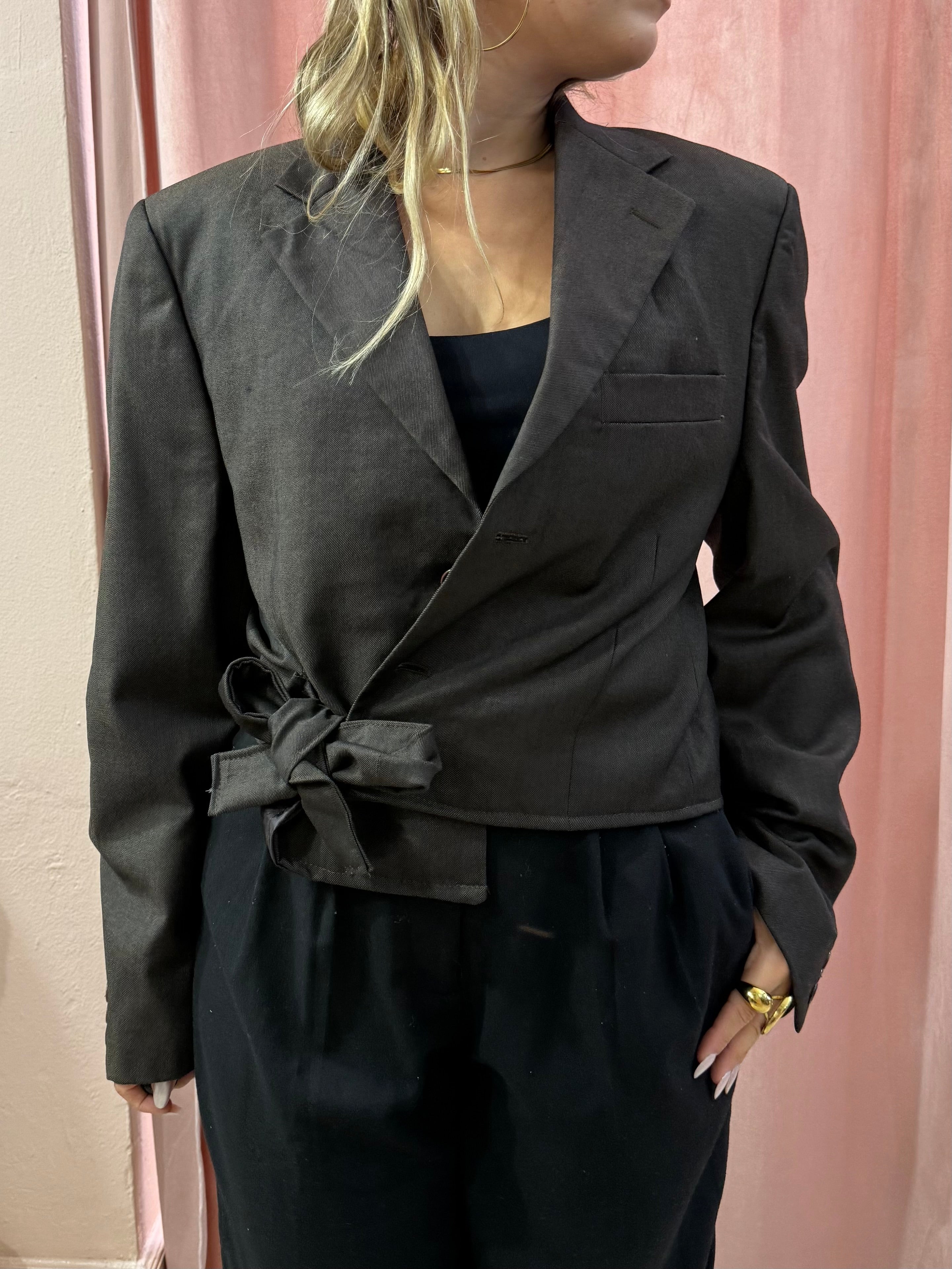 Blazer crop moro con fiocco