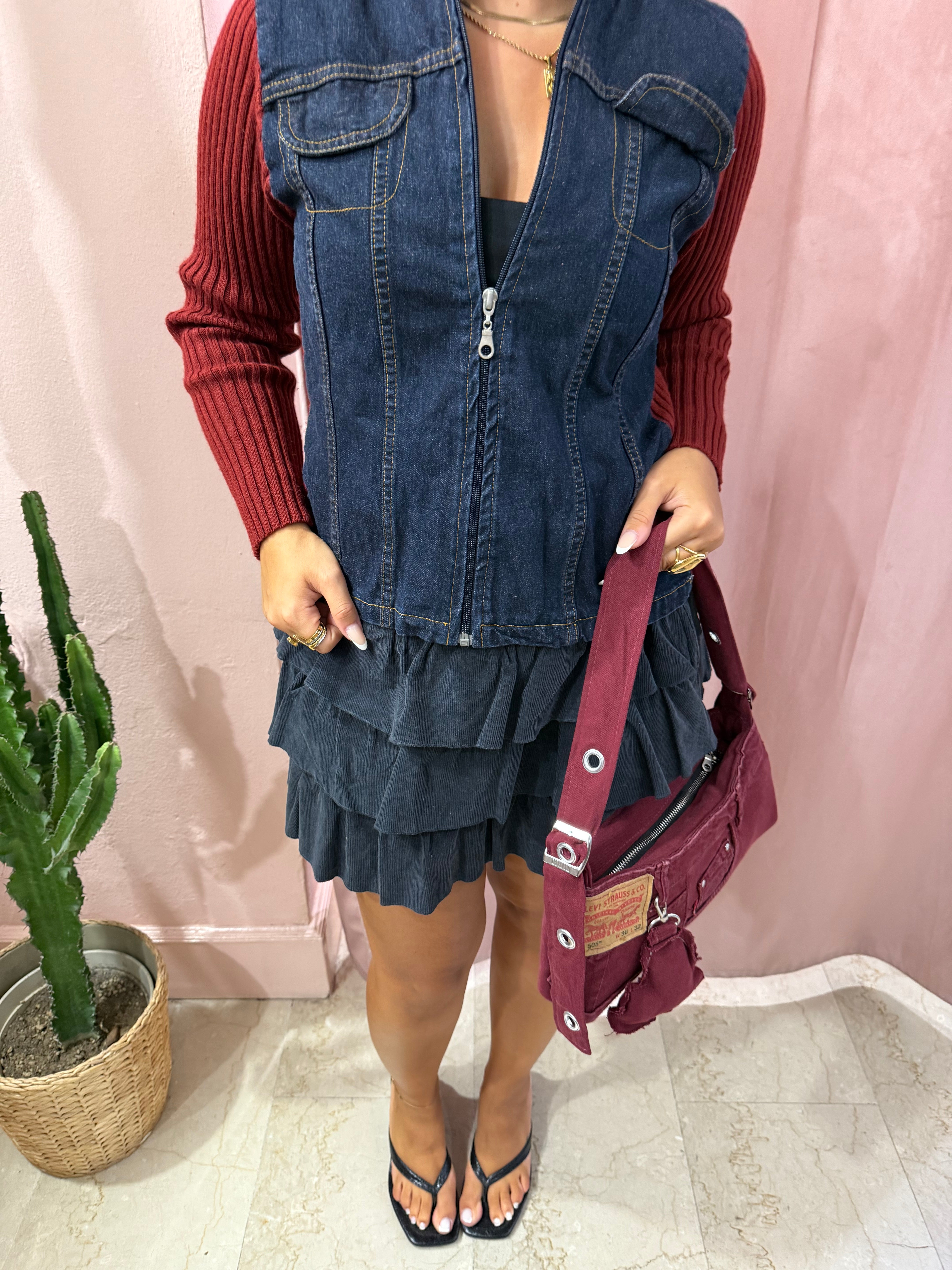 Felpa bordeaux con inserti in denim 00s