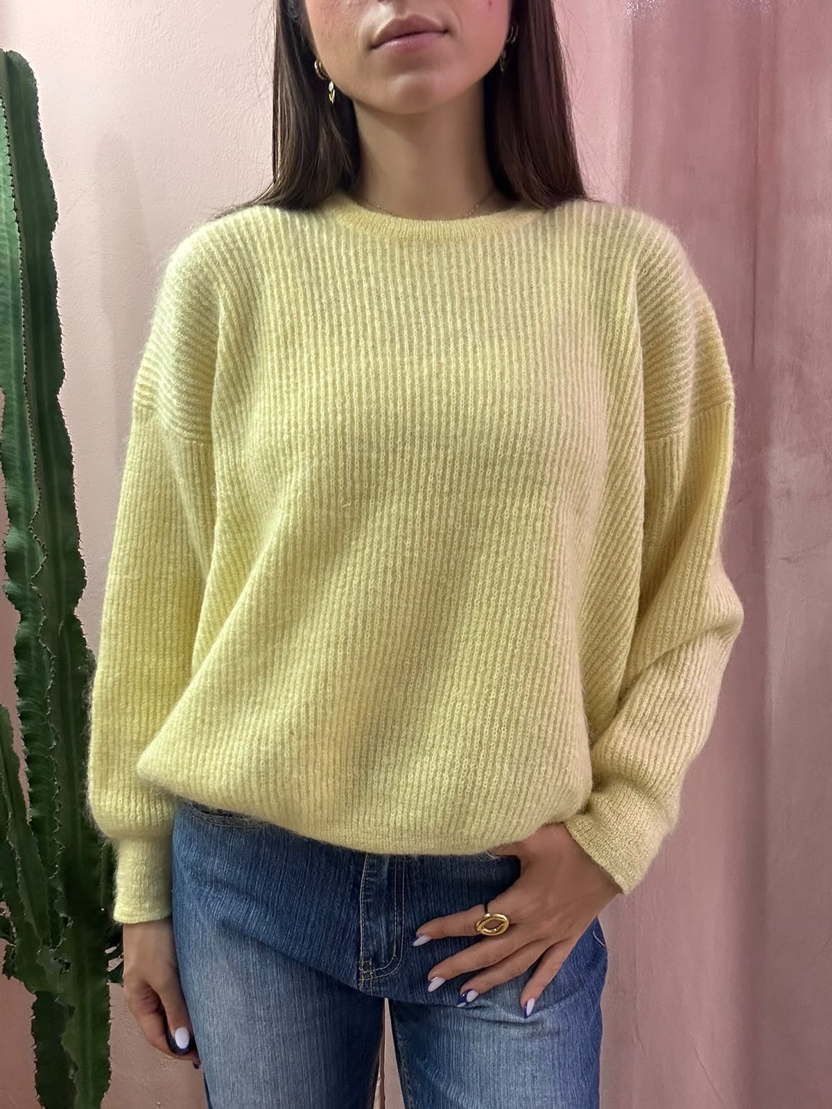 Maglione girocollo vintage giallo burro in lana