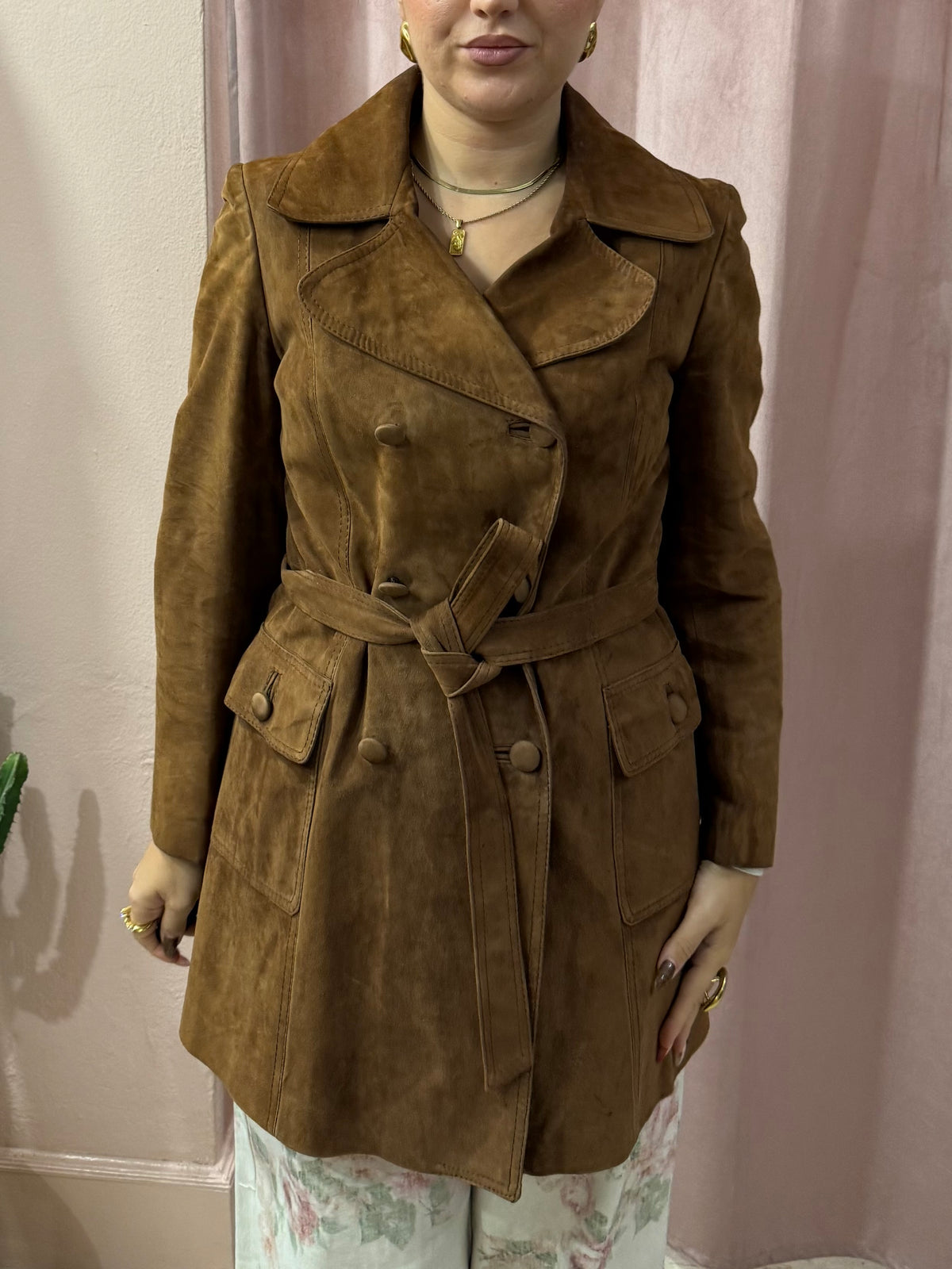 Trench in pelle scamosciata con cinturino