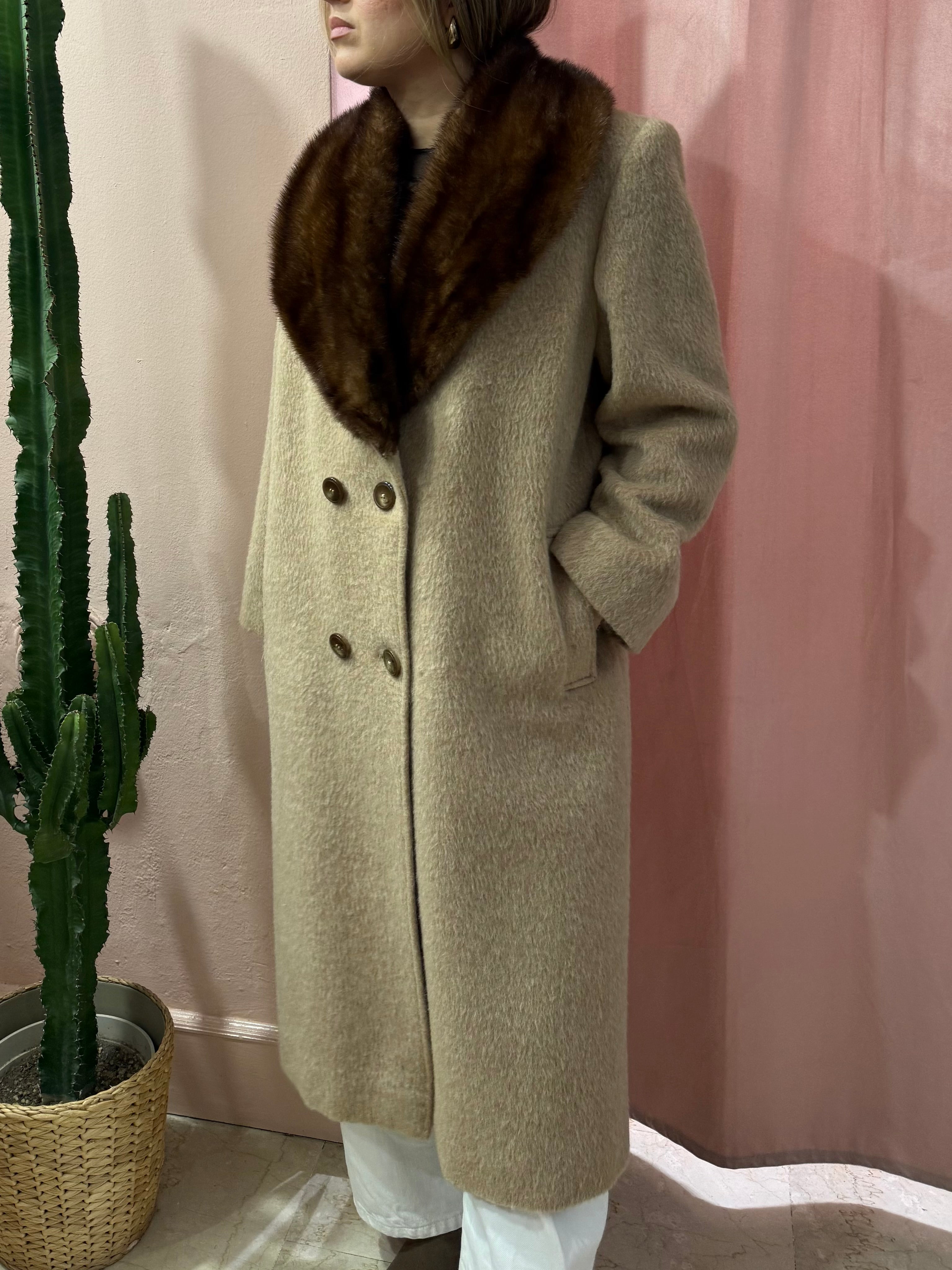 Cappotto in lana collo in visone