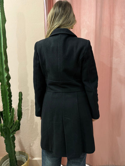 Cappotto nero in lana texture a righe