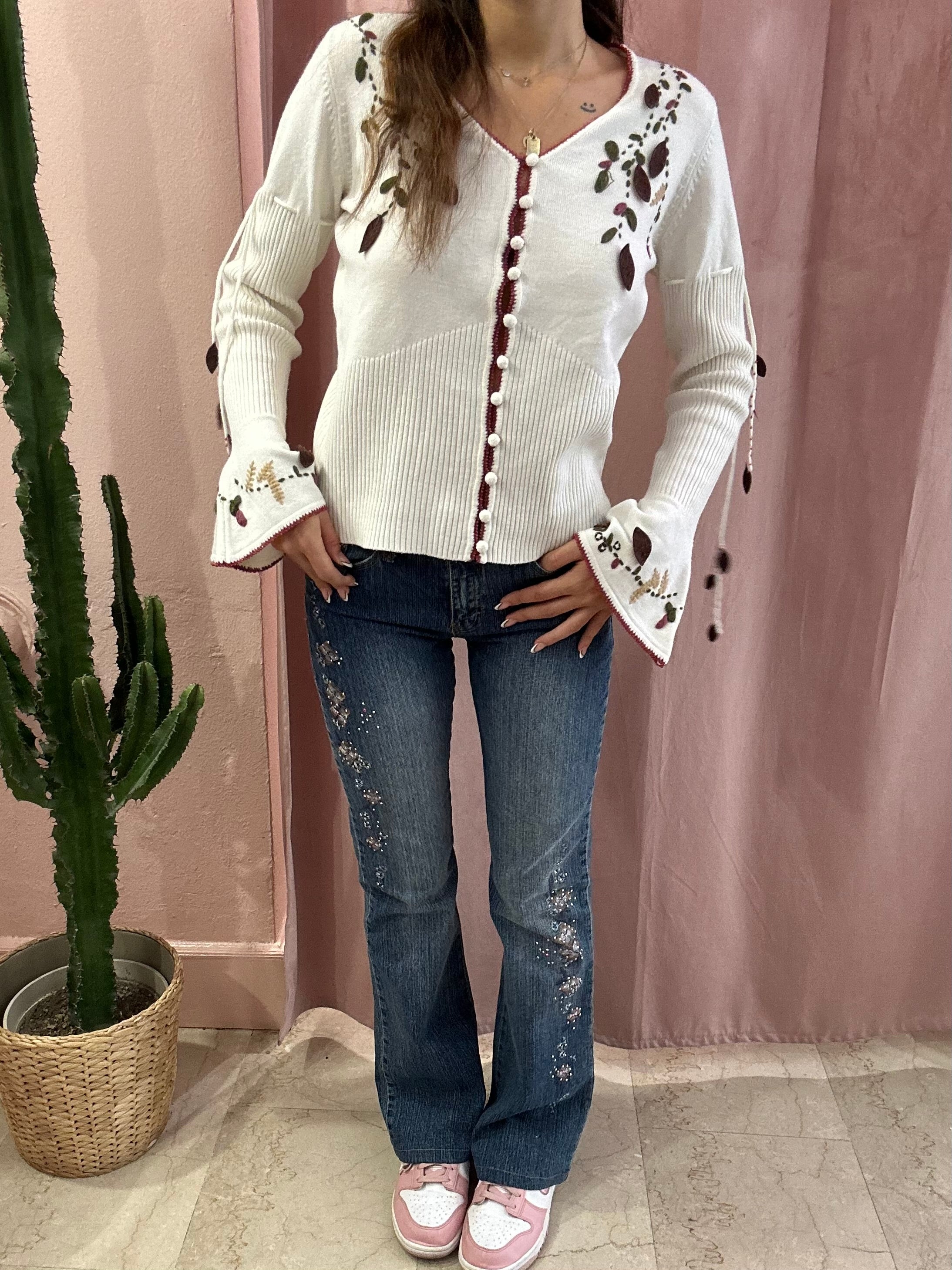 Jeans 00s con applicazioni e ricami