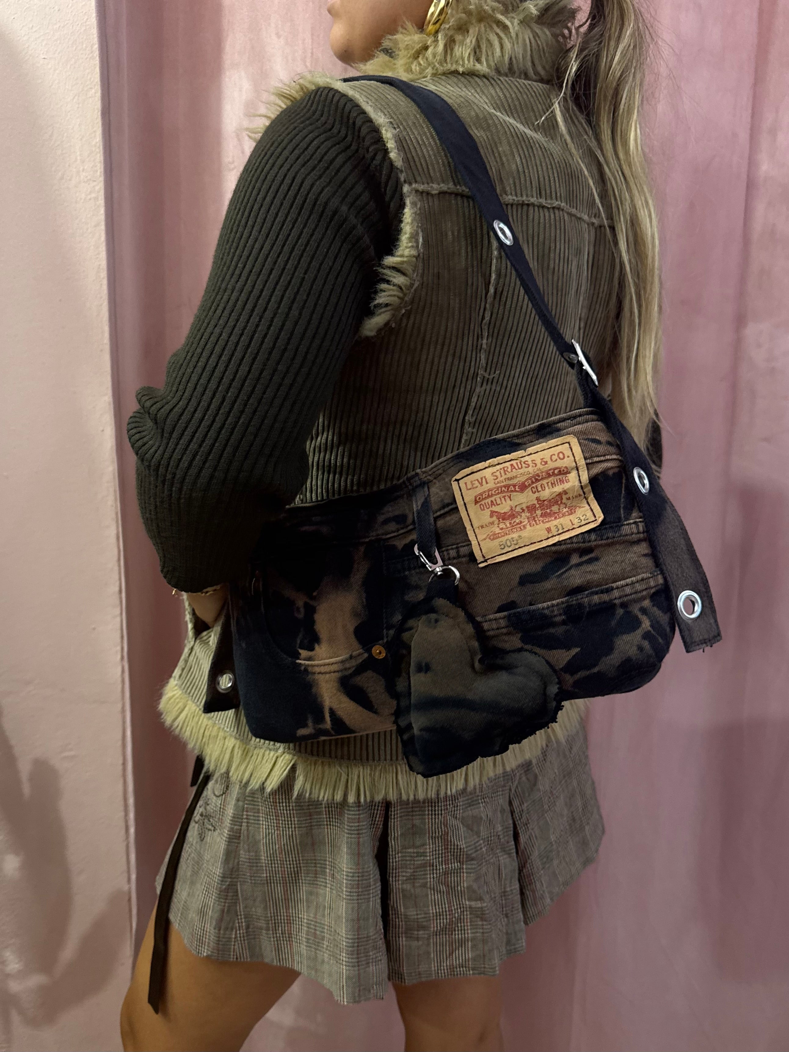 Borsa Levis baguette upcycling tie dye nera