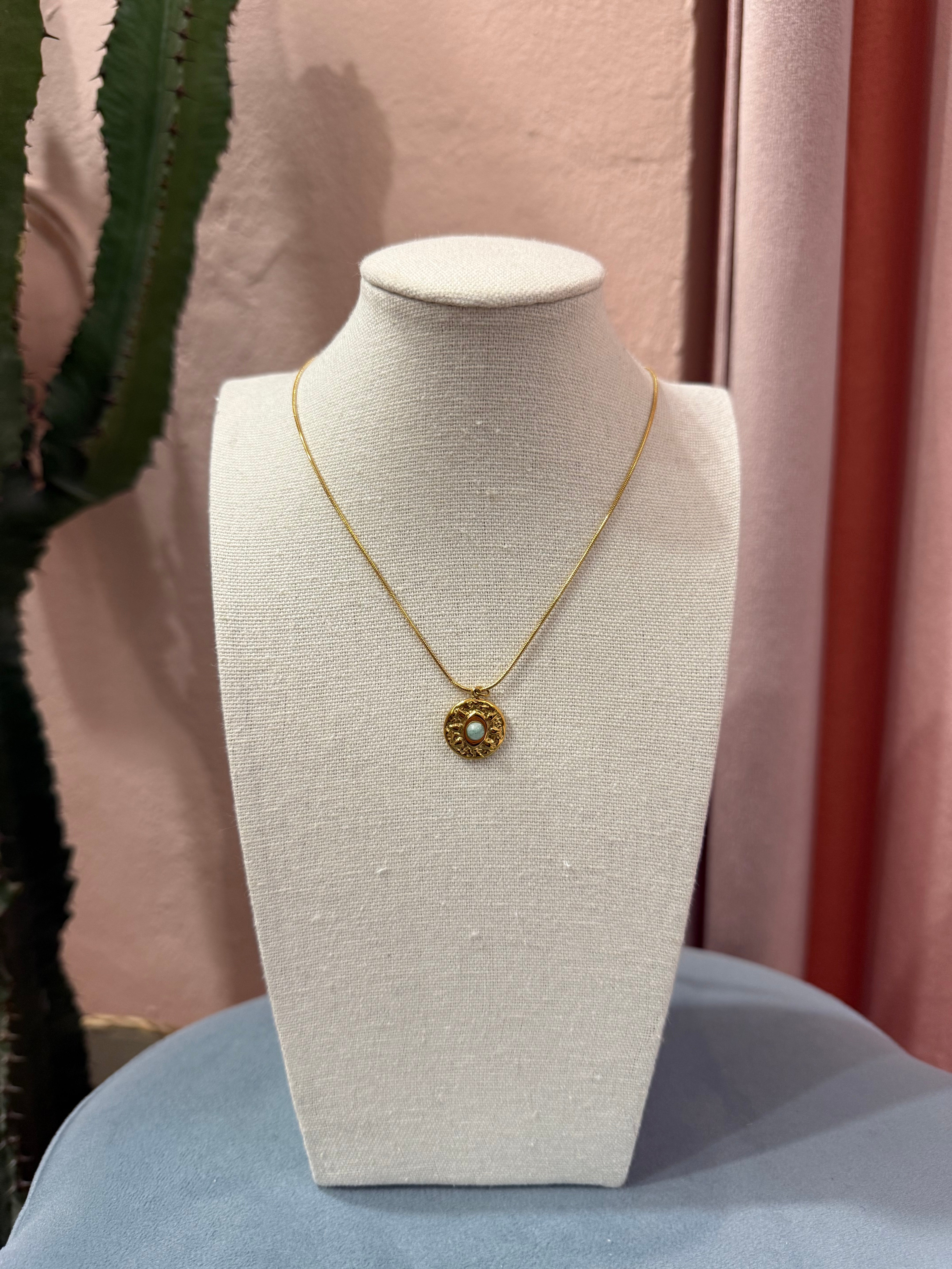 Collana ciondolo con pietra turchese