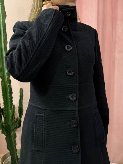 Cappotto nero in lana texture a righe
