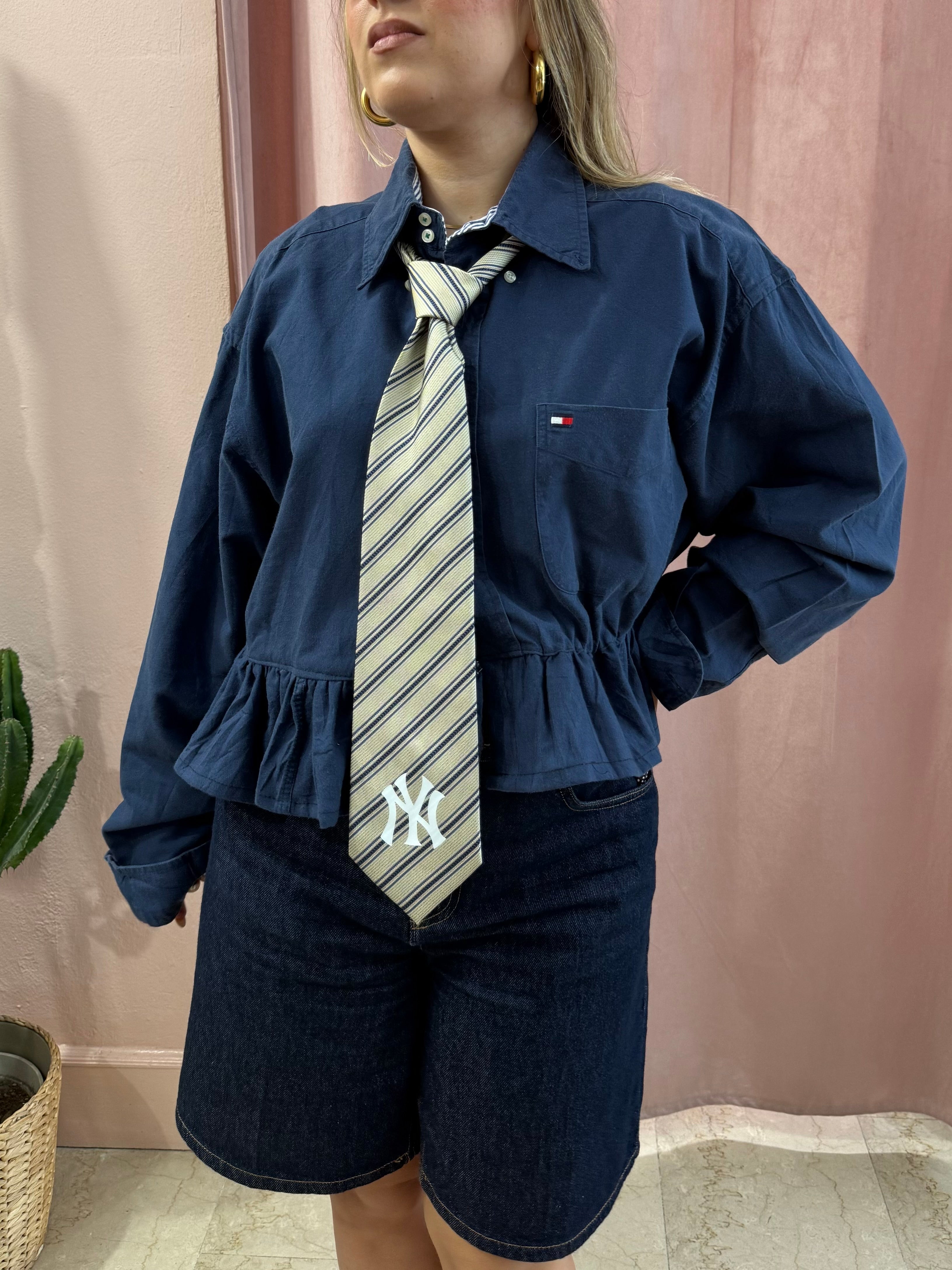 Camicia Tommy Hilfiger upcycling volant blu