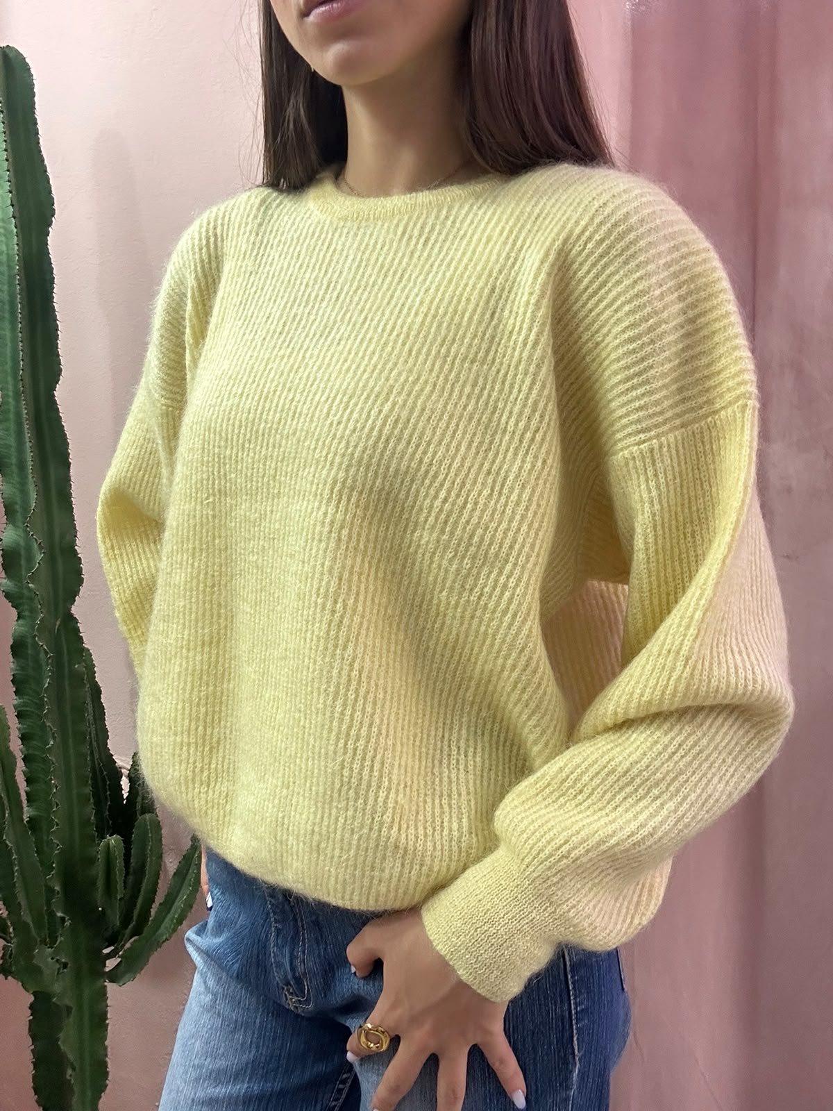 Maglione girocollo vintage giallo burro in lana